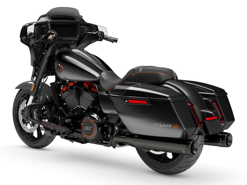 2025 Harley-Davidson CVO™ Street Glide® - media 7