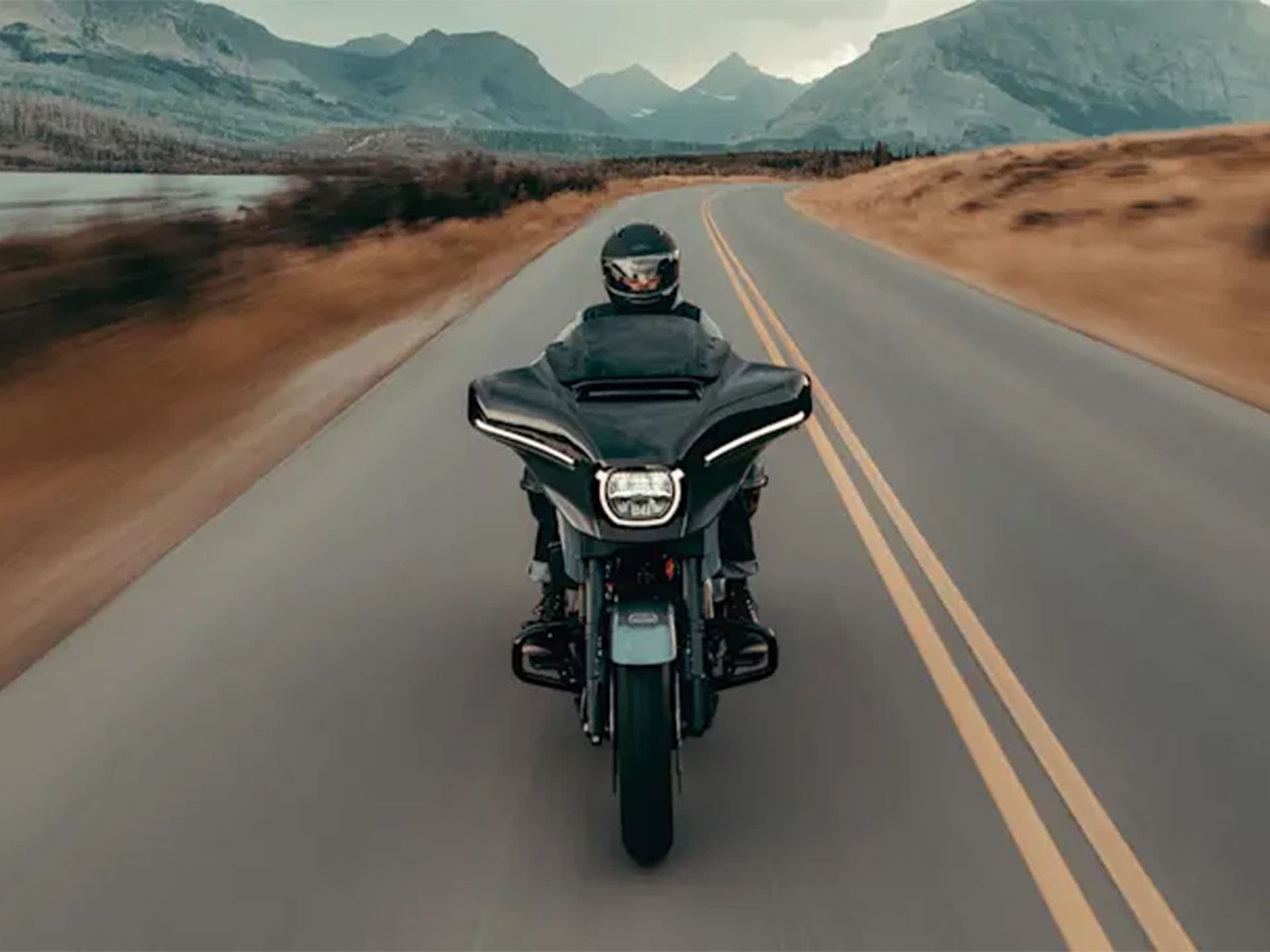 2025 Harley-Davidson CVO™ Street Glide® - media 10
