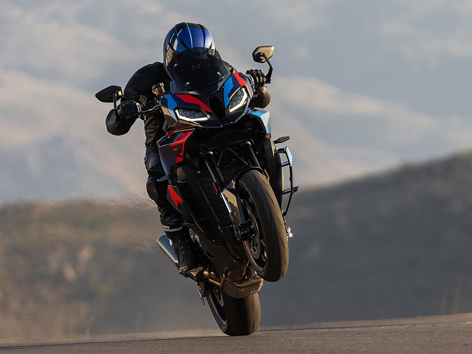 2026 BMW M 1000 XR - media 18