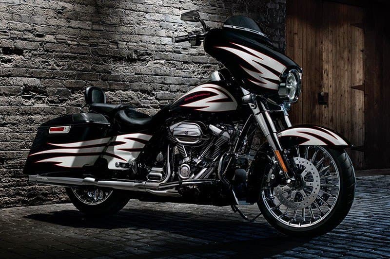 2017 Harley-Davidson Street Glide® - media 12