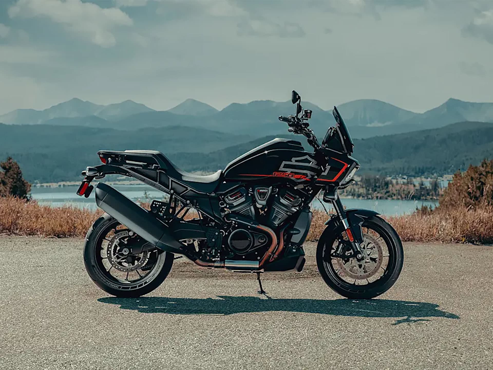 2025 Harley-Davidson Pan America® 1250 ST - media 17