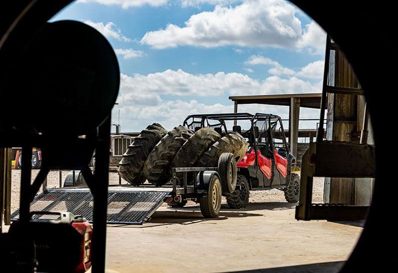 2023 Honda Pioneer 1000-6 Deluxe Crew - media 10