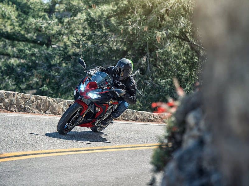 2021 Kawasaki Ninja 650 ABS - media 5