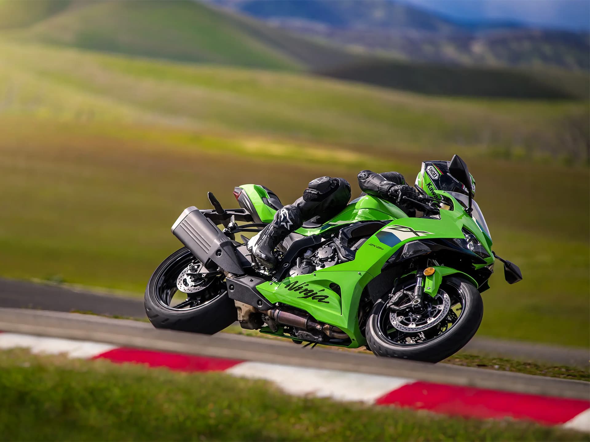 2026 Kawasaki NINJA ZX-6R ABS - media 5