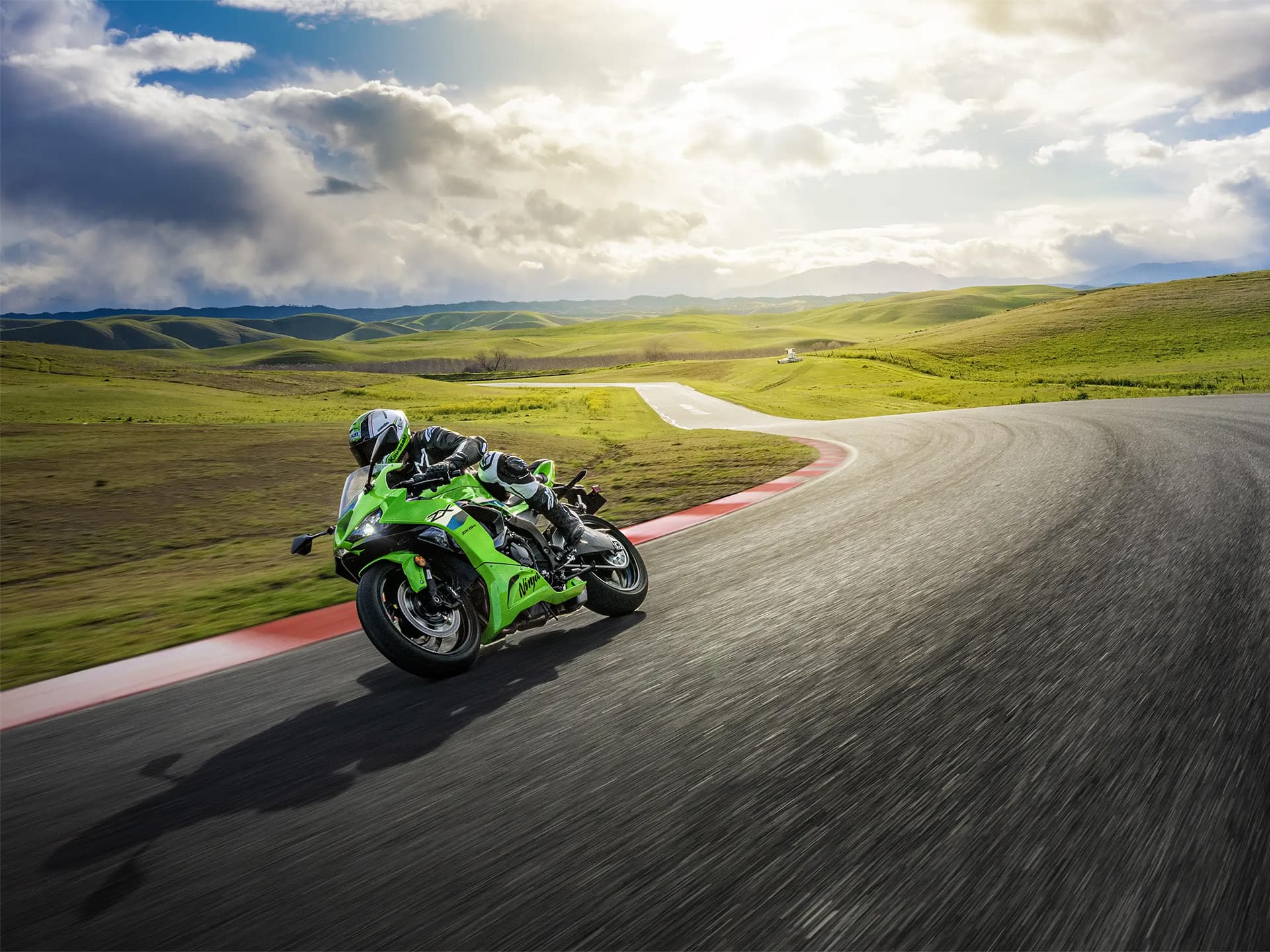 2026 Kawasaki NINJA ZX-6R ABS - media 7