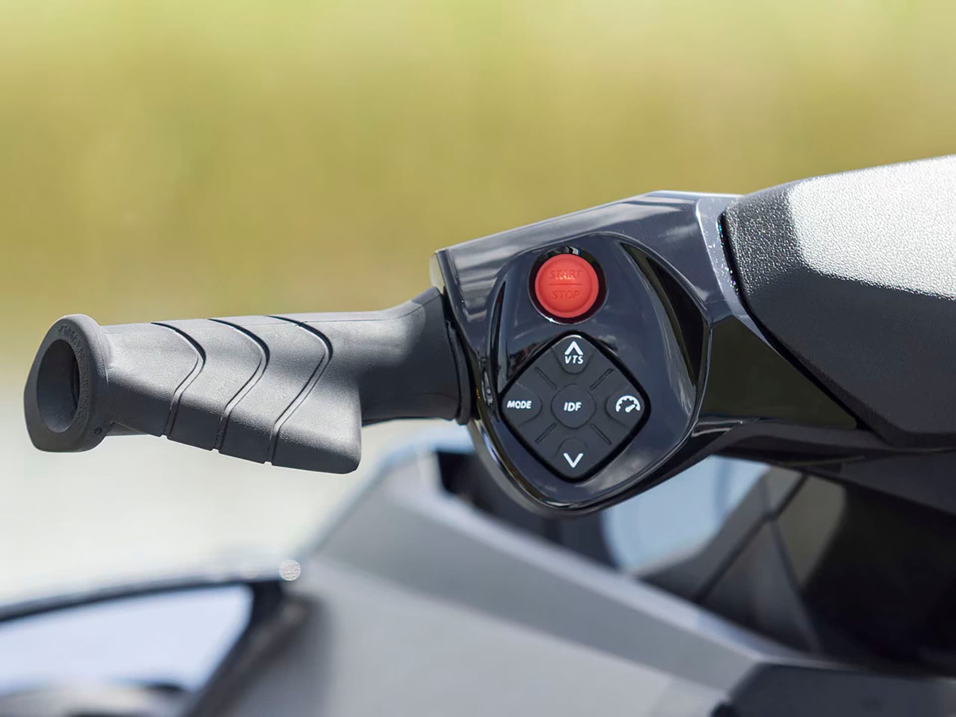 2025 Sea-Doo FishPro Apex 300 - media 7