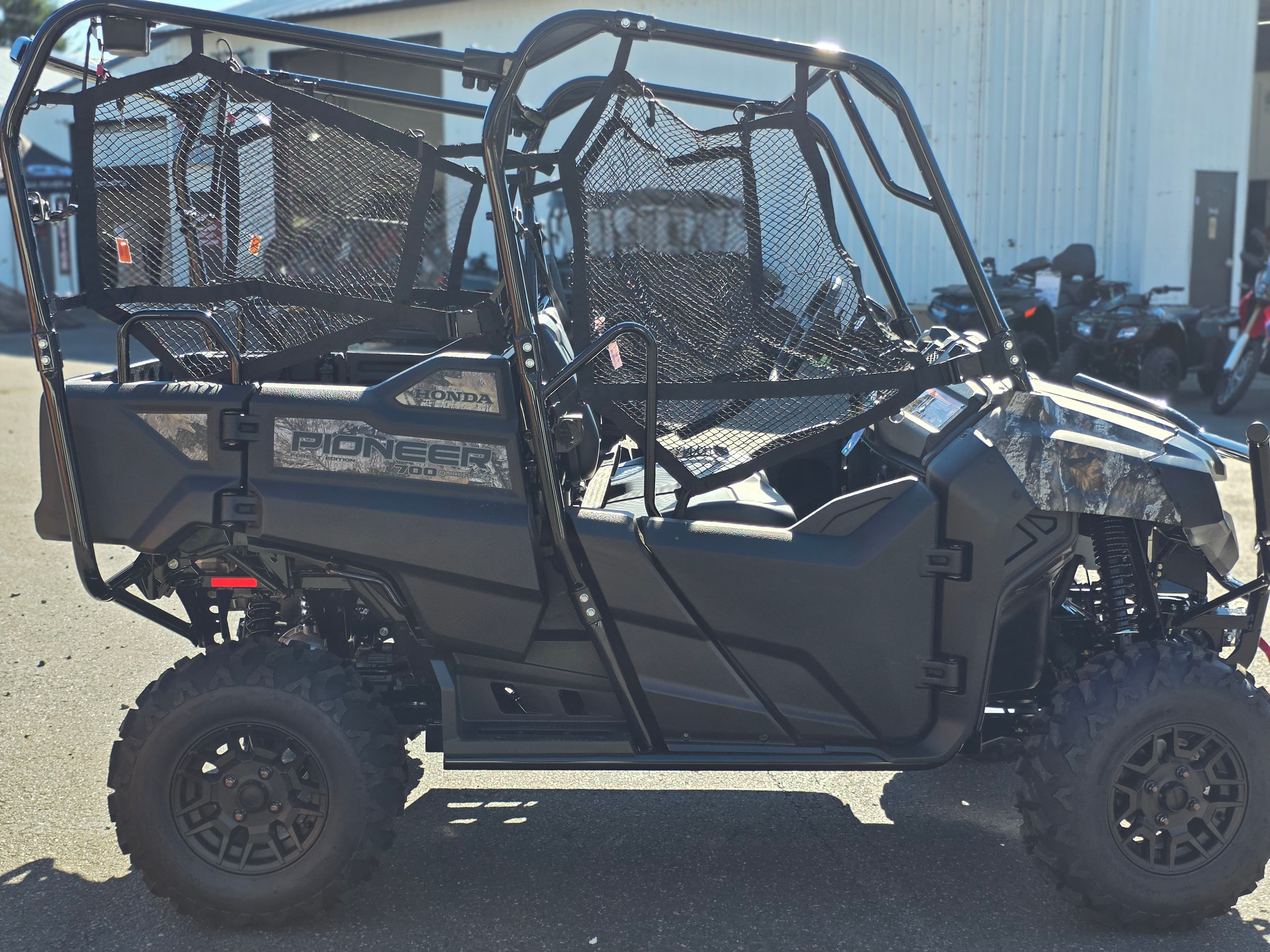 2026 Honda Pioneer 700-4 Forest - media 5
