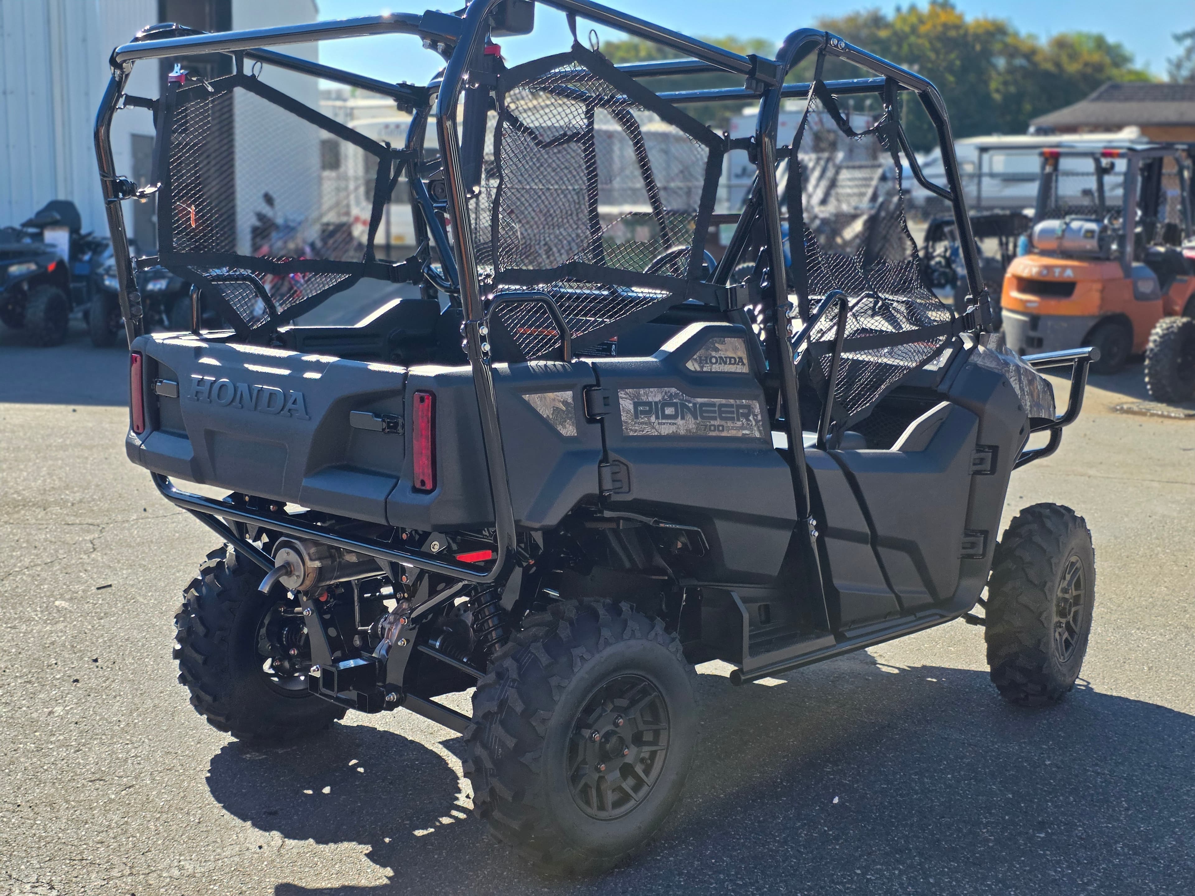 2026 Honda Pioneer 700-4 Forest - media 6