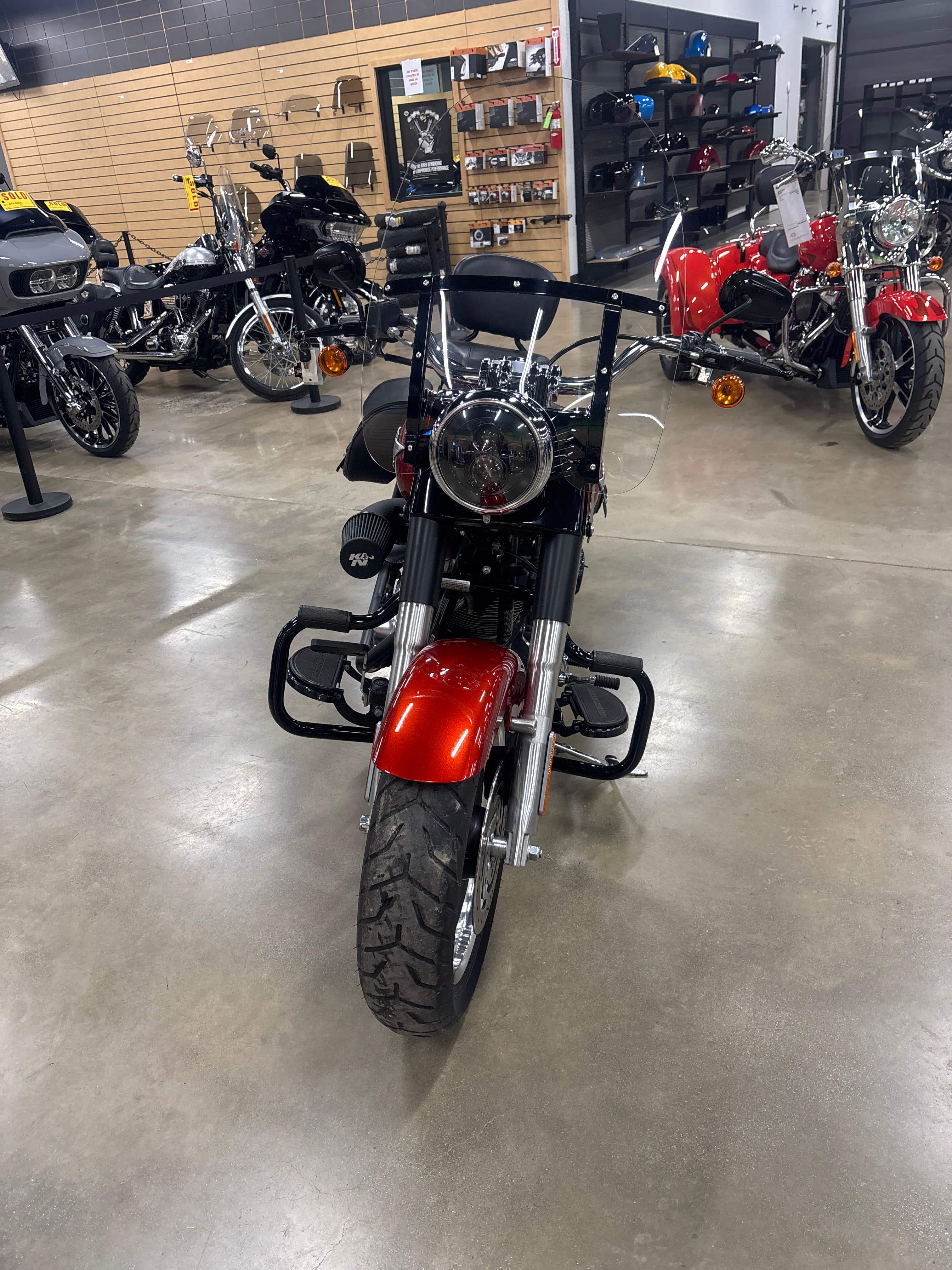 2013 Harley-Davidson Softail® Fat Boy® Lo - media 2