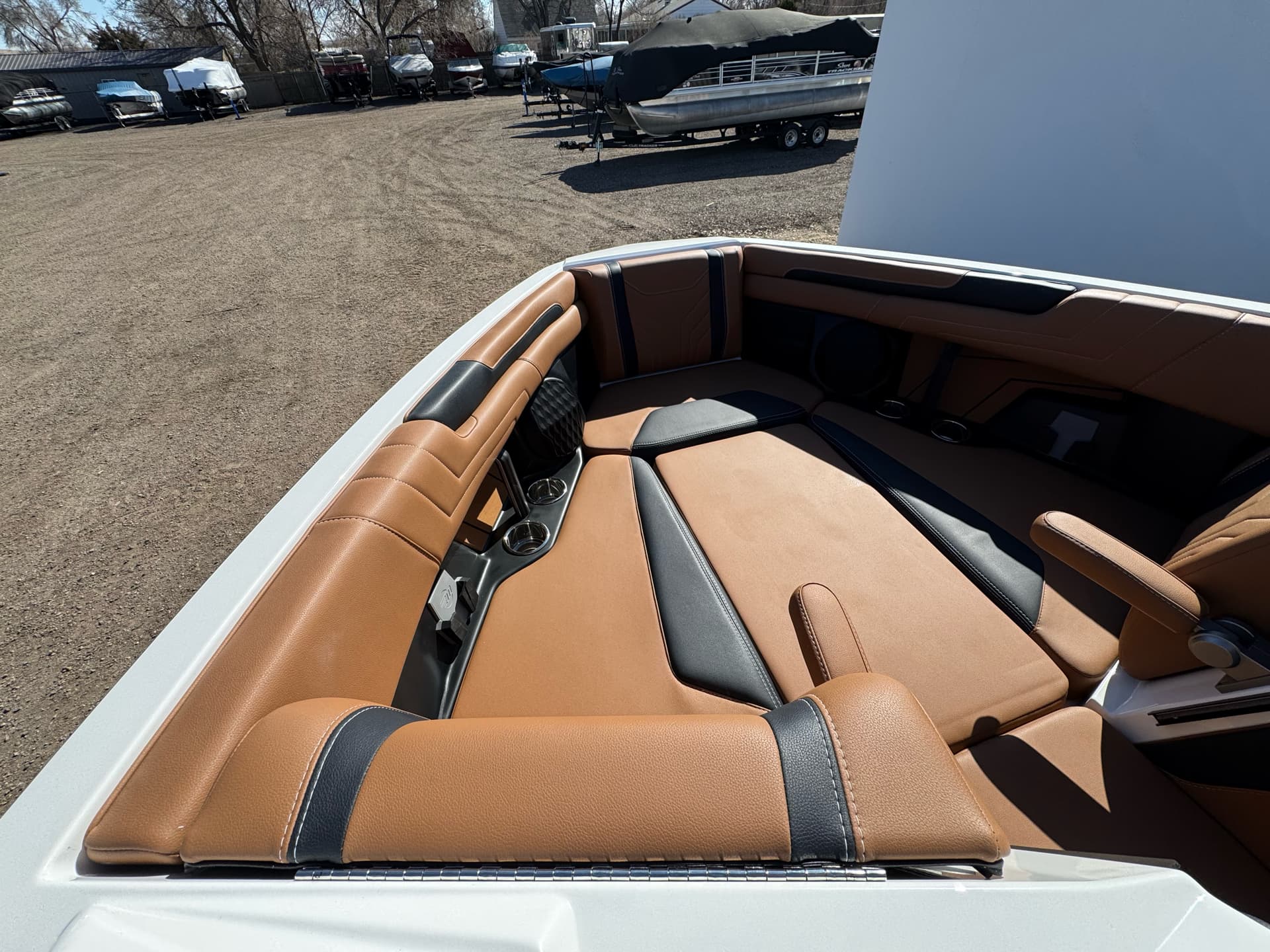 2025 Malibu Wakesetter 25 LSV - media 19