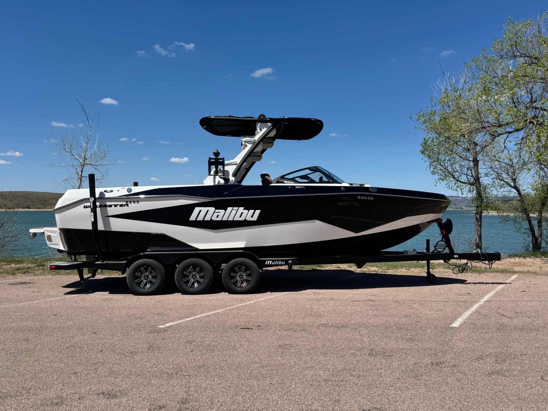 2025 Malibu Wakesetter 25 LSV
