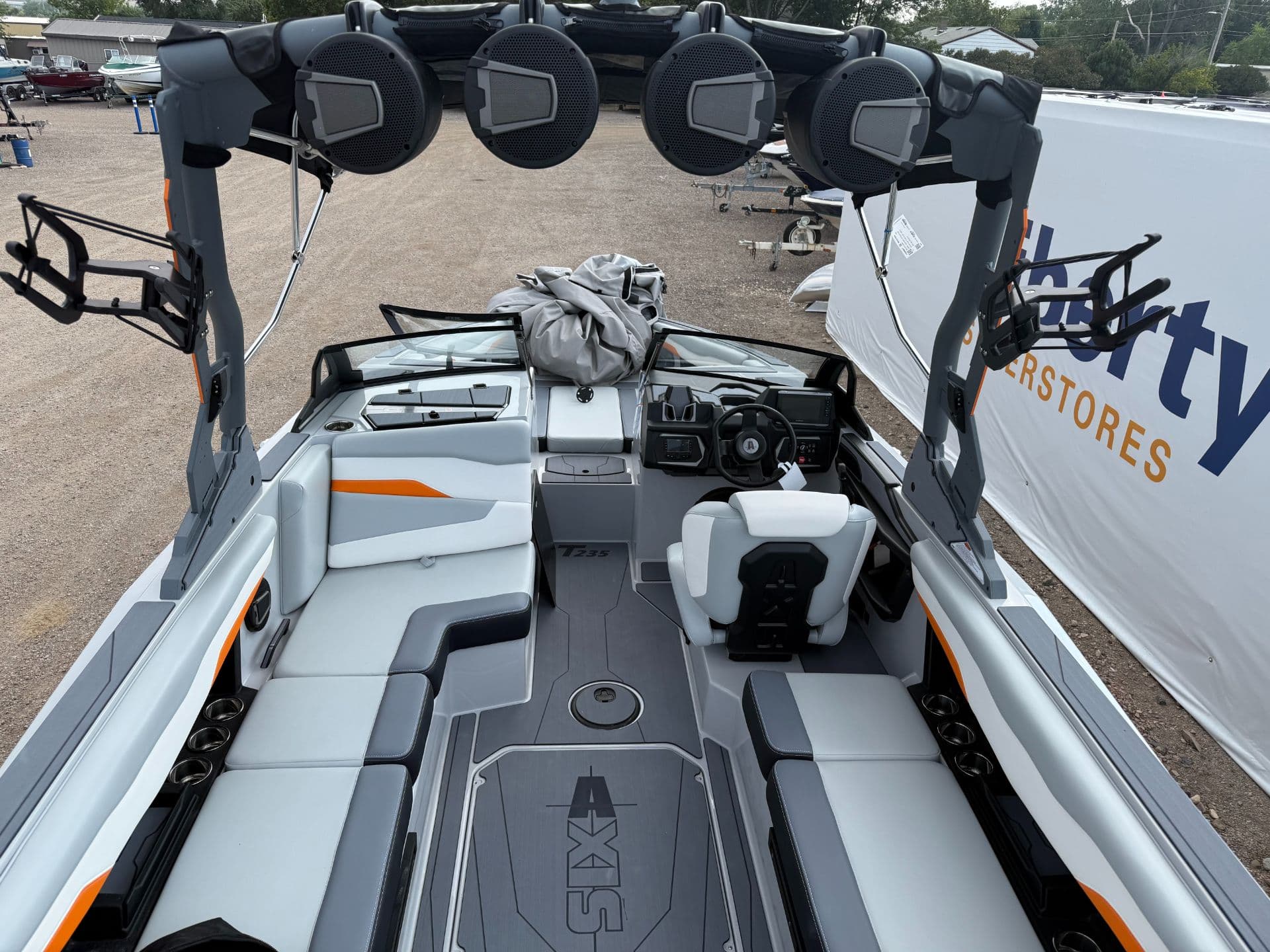 2026 Axis Axis T235 - media 9