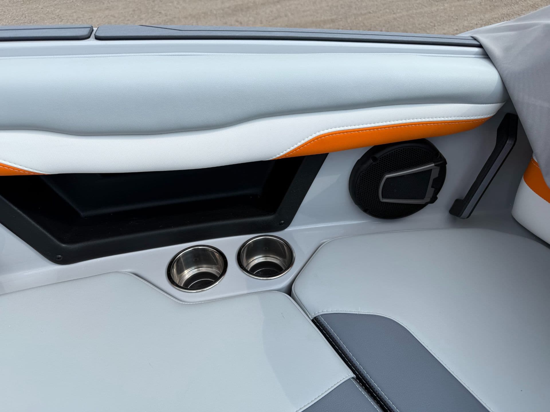 2026 Axis Axis T235 - media 13