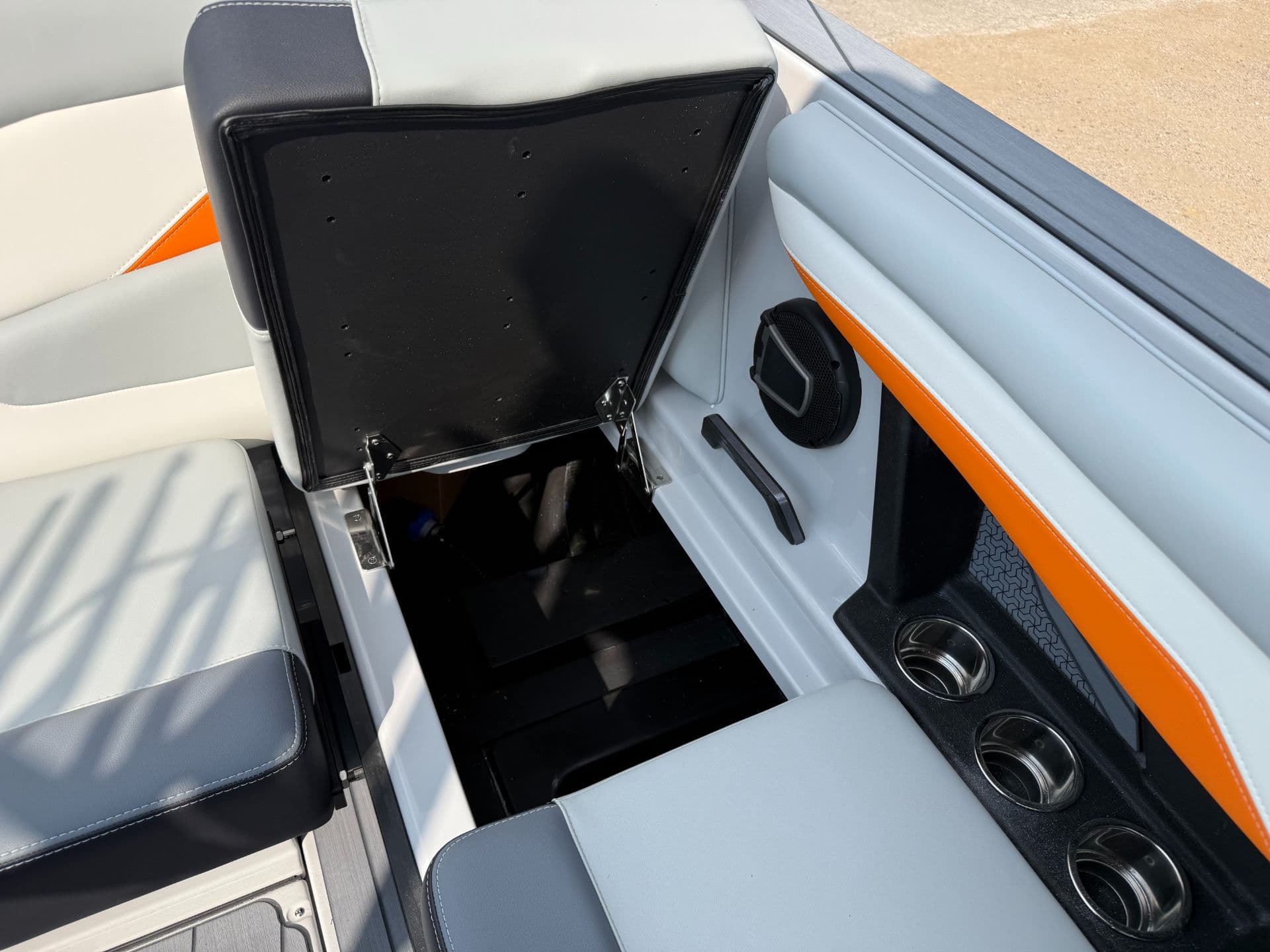 2026 Axis Axis T235 - media 18