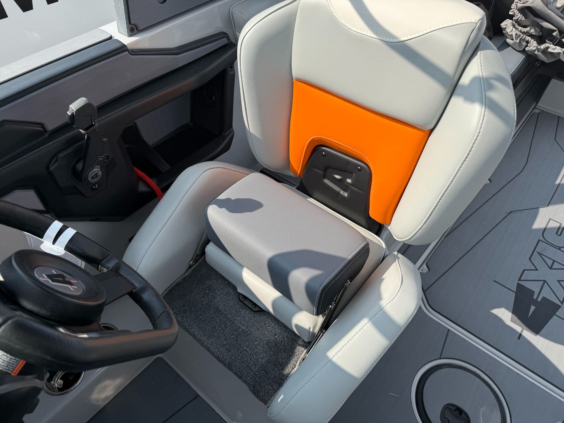 2026 Axis Axis T235 - media 22