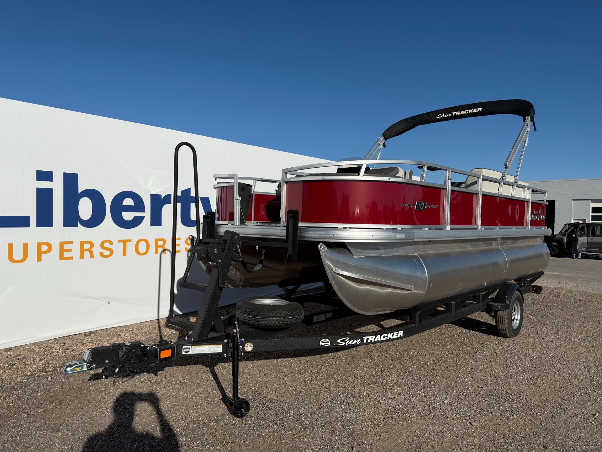 2026 Sun Tracker Bass Buggy 18 DLX - media 2