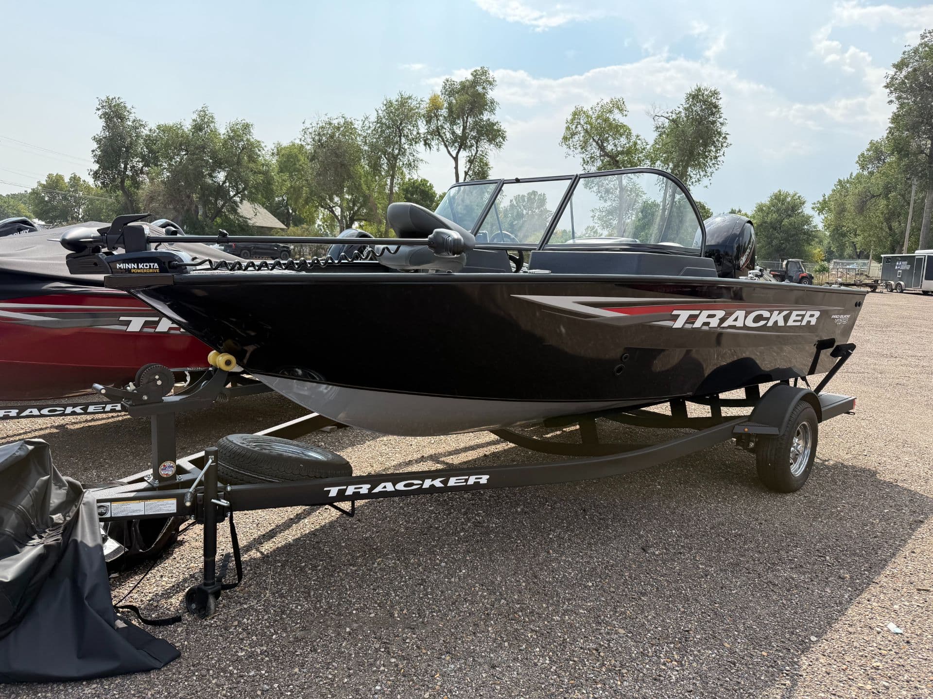 2026 Tracker Pro Guide V-175 WT