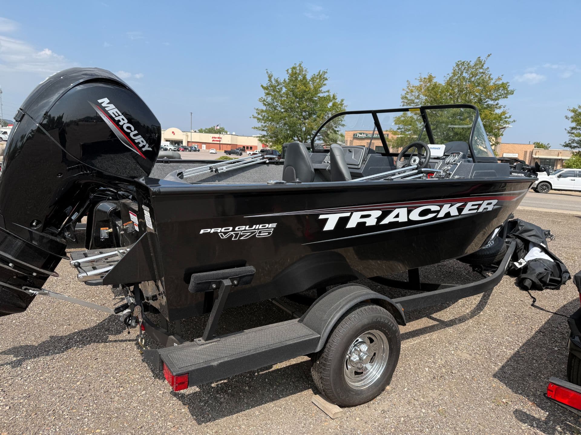 2026 Tracker Pro Guide V-175 WT - media 3