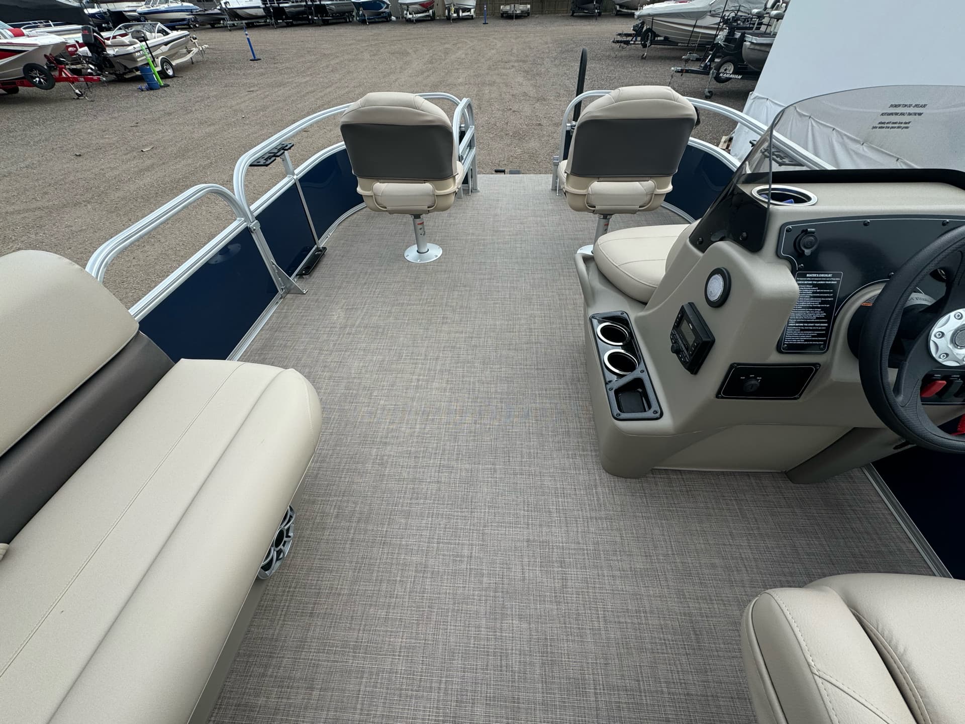 2025 Sun Tracker Bass Buggy - media 8