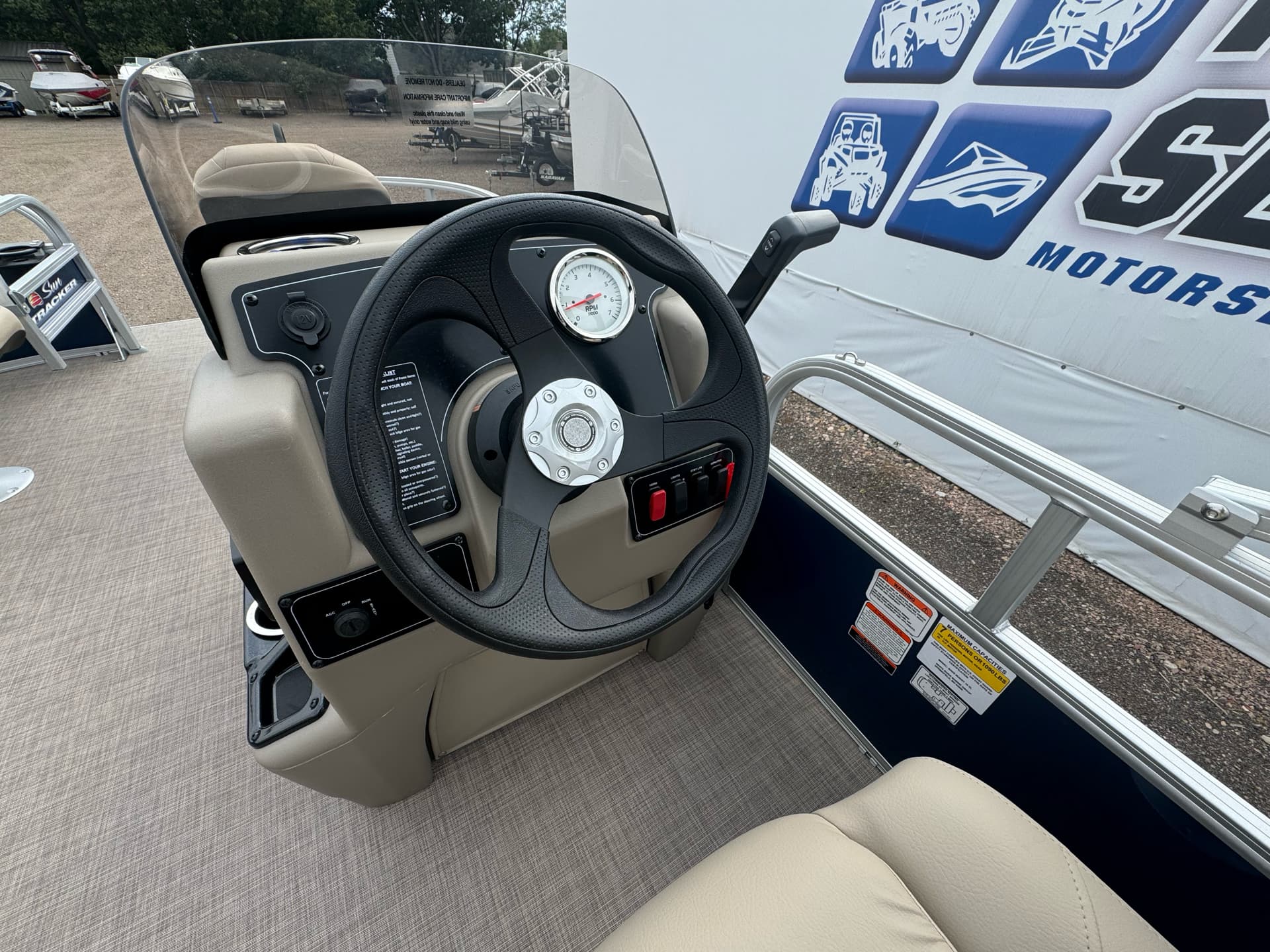 2025 Sun Tracker Bass Buggy - media 9