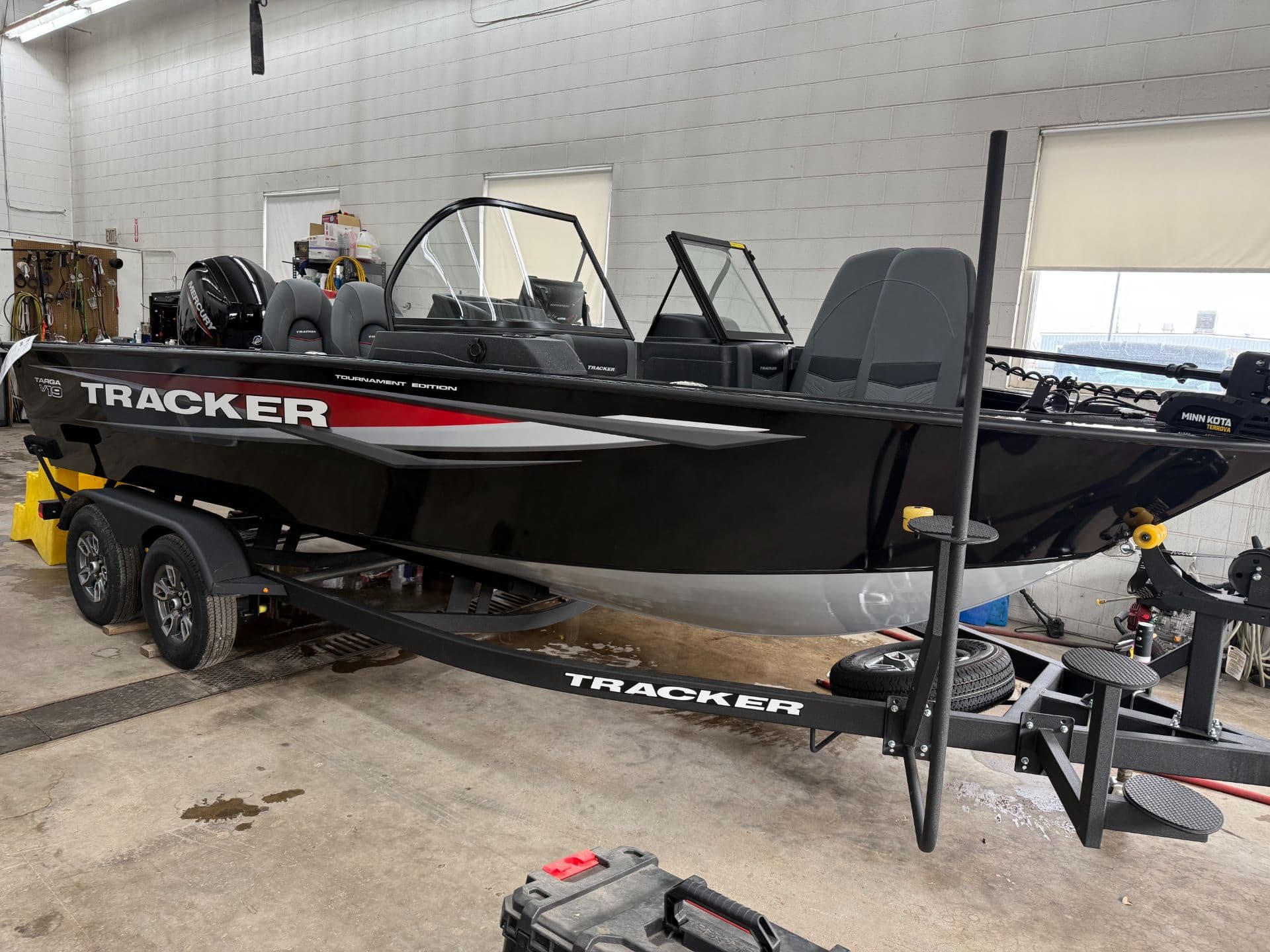 2026 Tracker Targa V19 Combo Tournament Edition