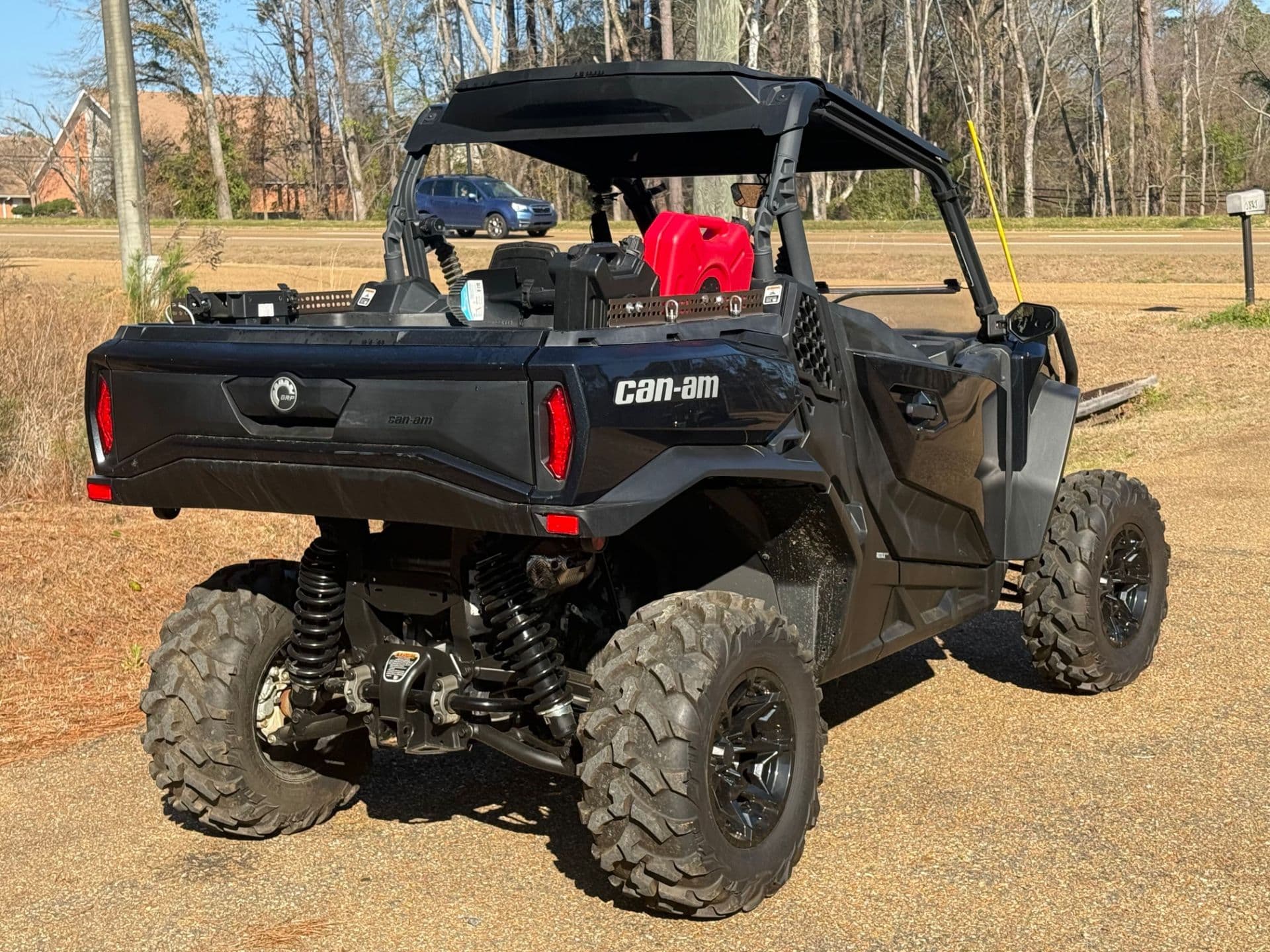 2023 Can-Am Commander XT 700 - media 2
