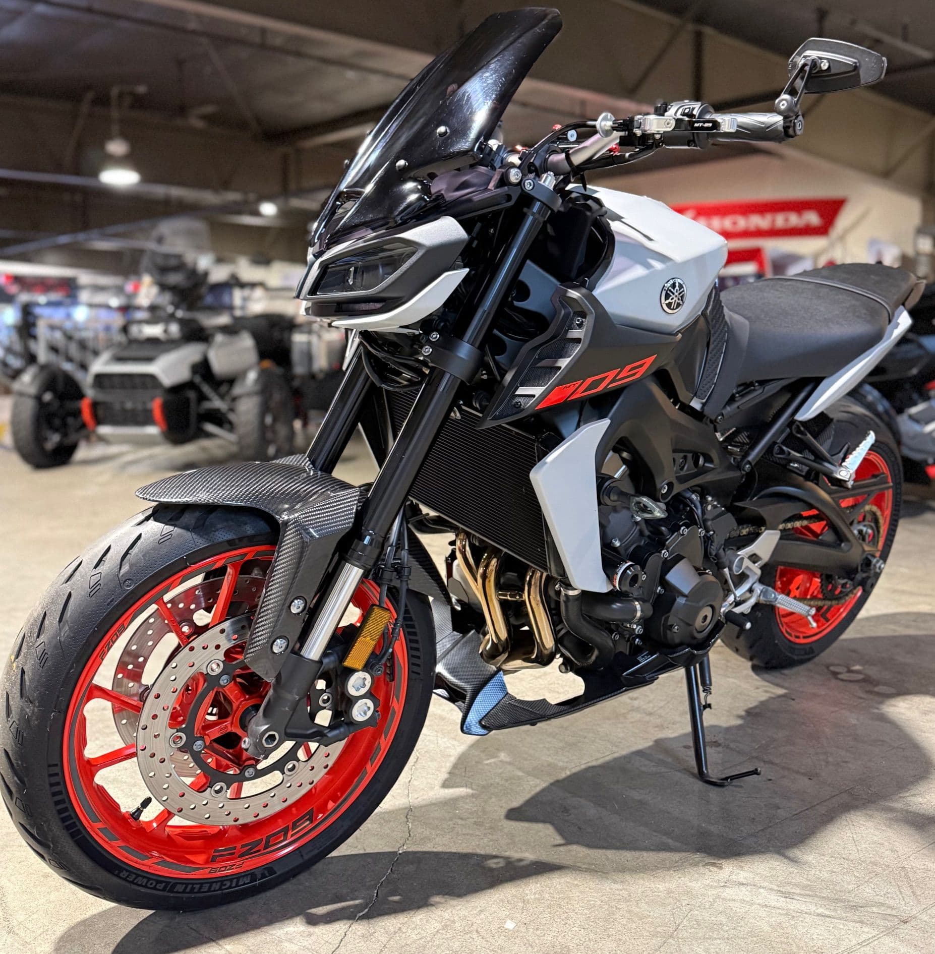 2019 Yamaha MT-09 - media 3