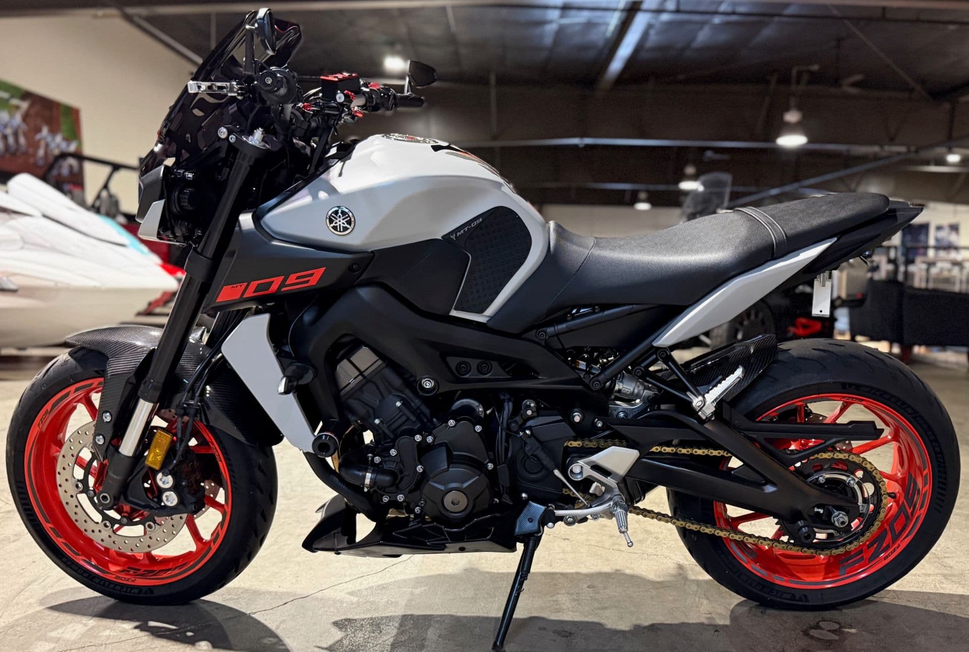 2019 Yamaha MT-09 - media 4