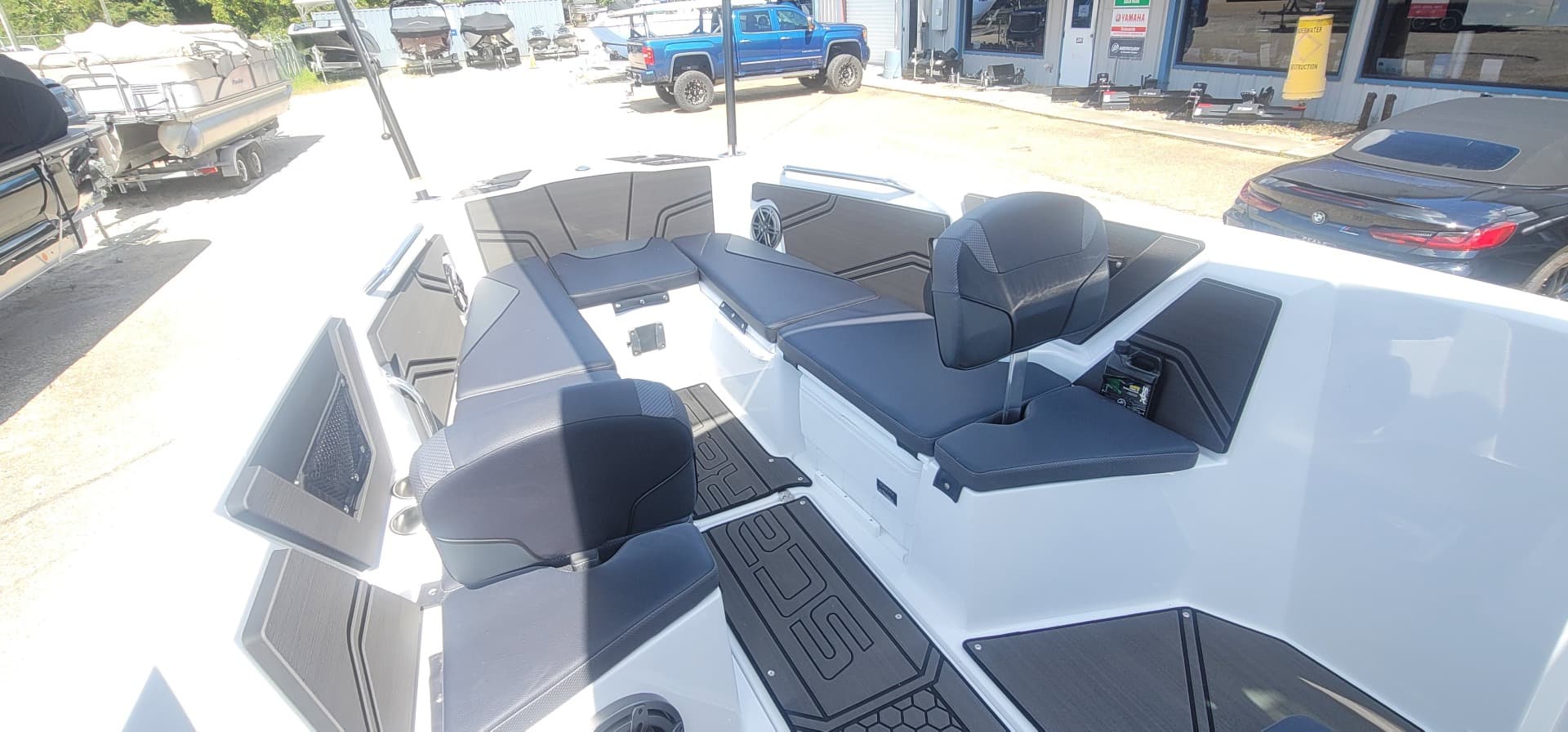 2025 Scarab 255 Open LX - media 12