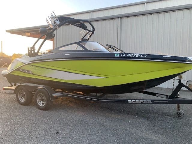 2014 Scarab 215