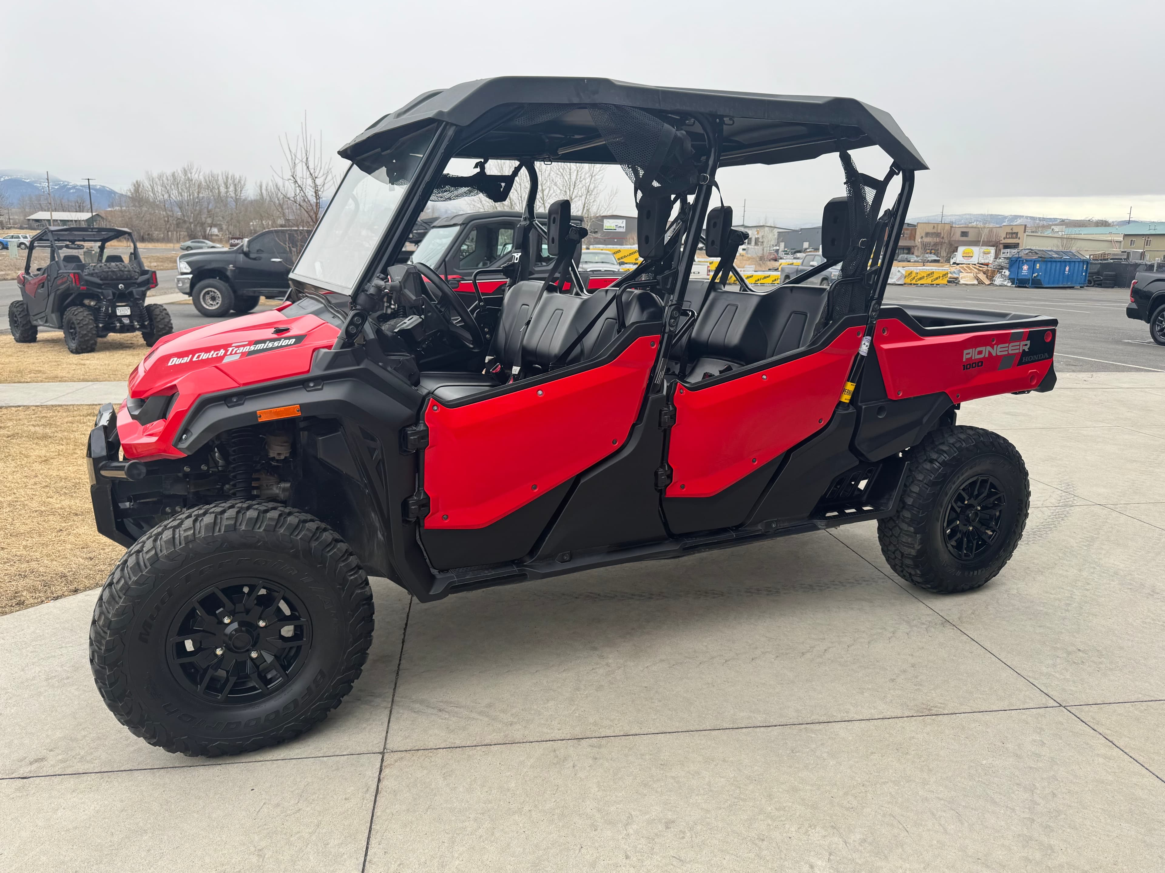 2023 Honda Pioneer 1000-6 Deluxe Crew