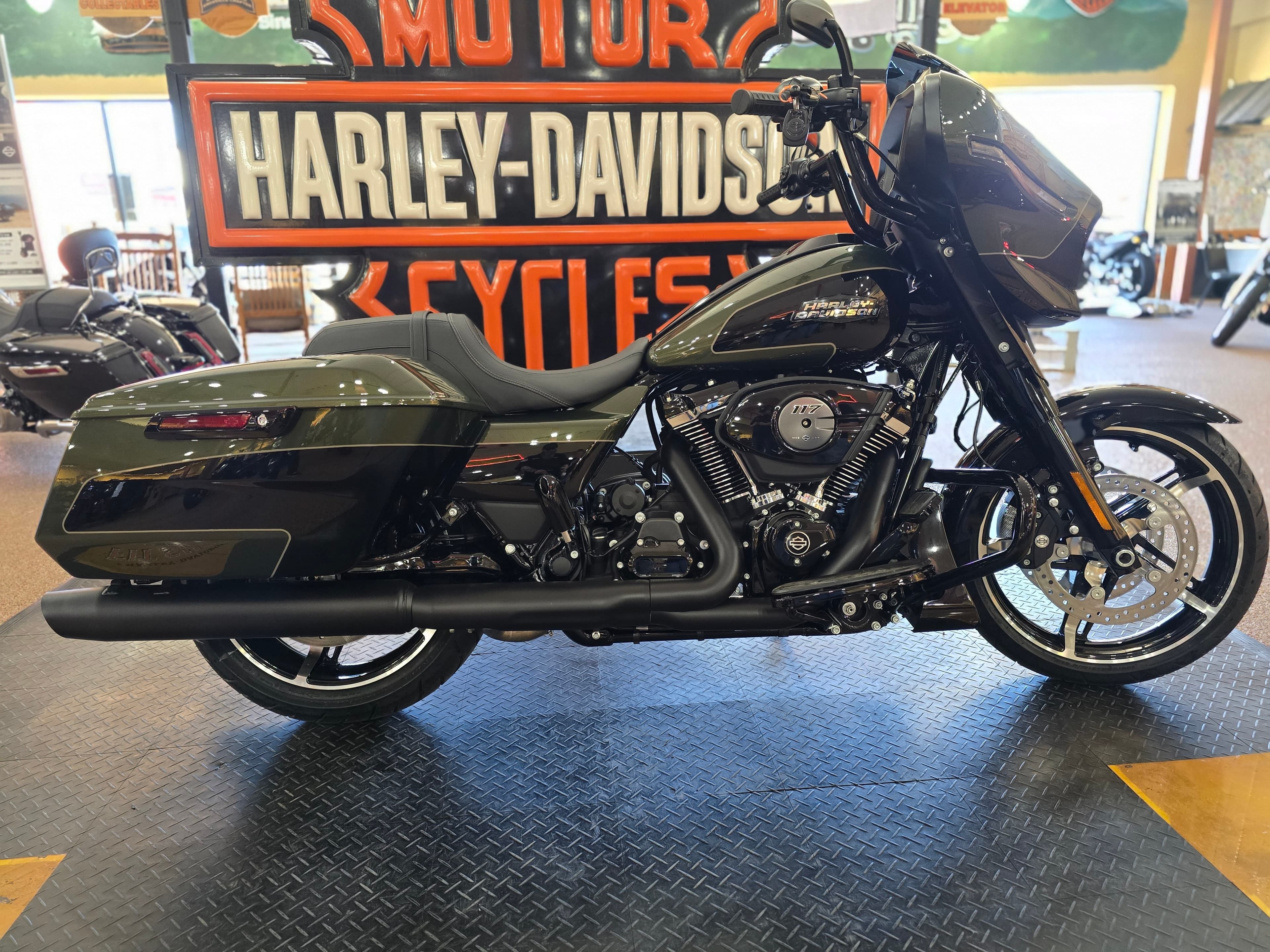 2026 Harley-Davidson Street Glide® - media 2