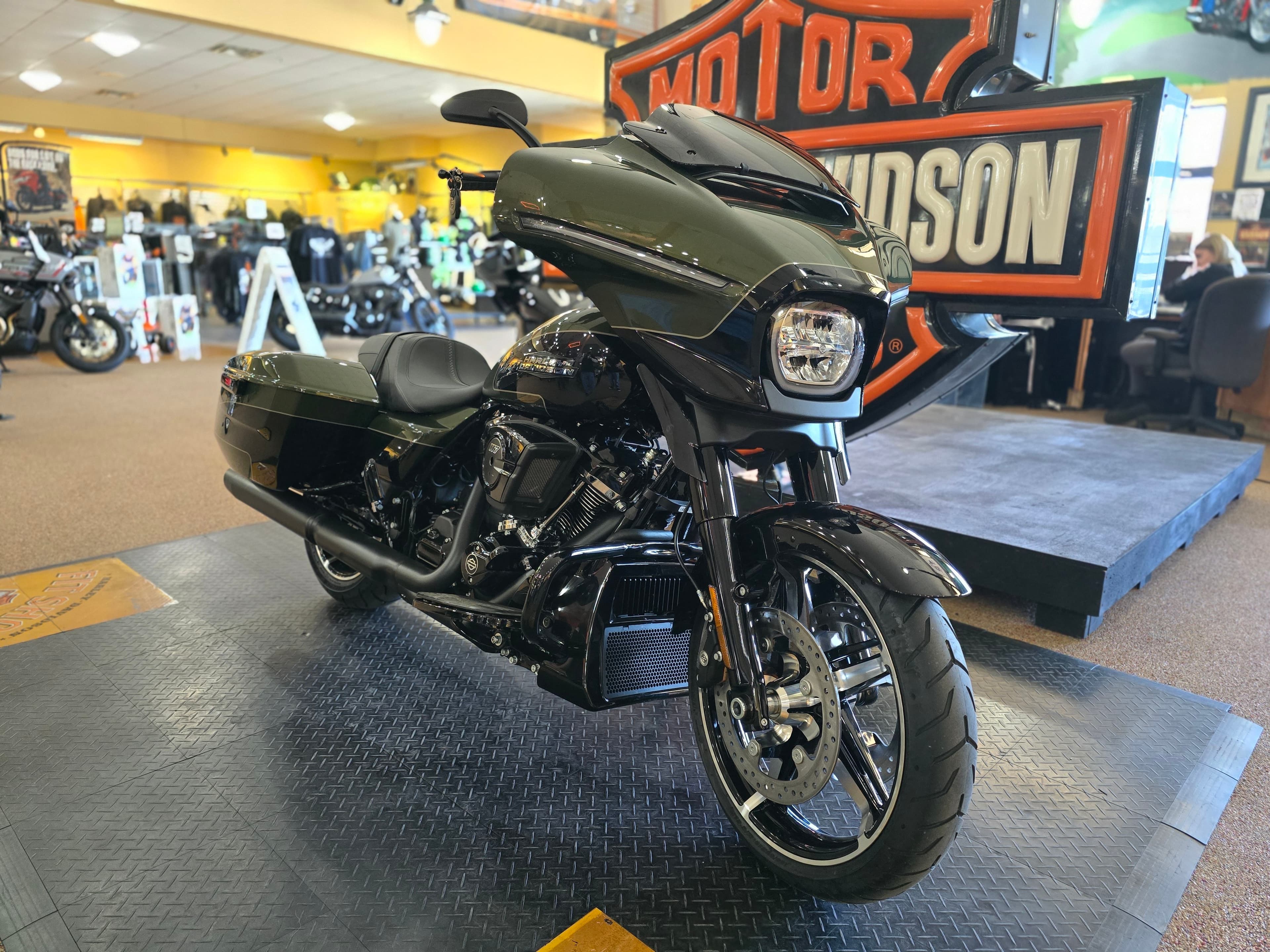 2026 Harley-Davidson Street Glide® - media 4