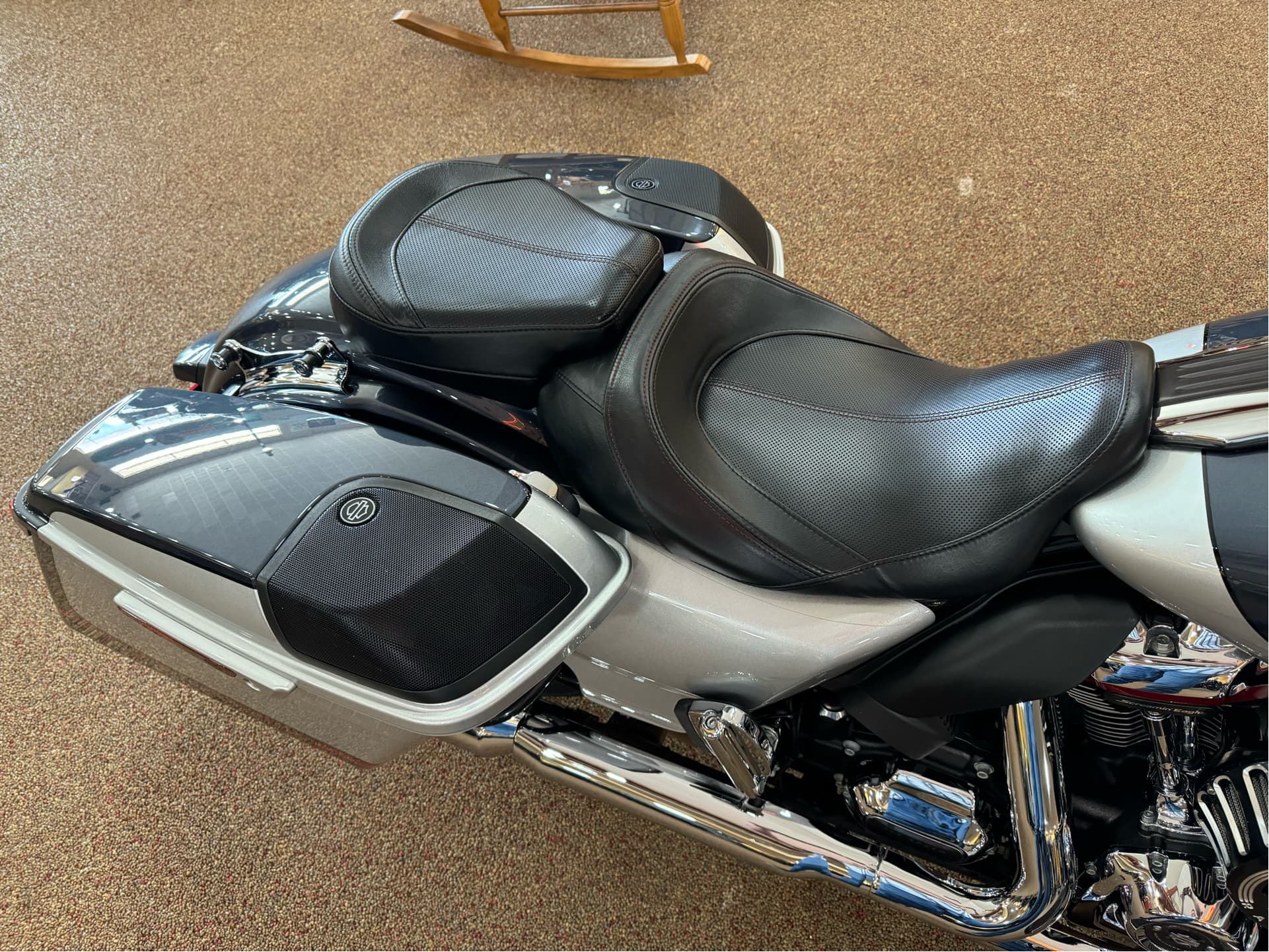 2019 Harley-Davidson CVO™ Street Glide® - media 7