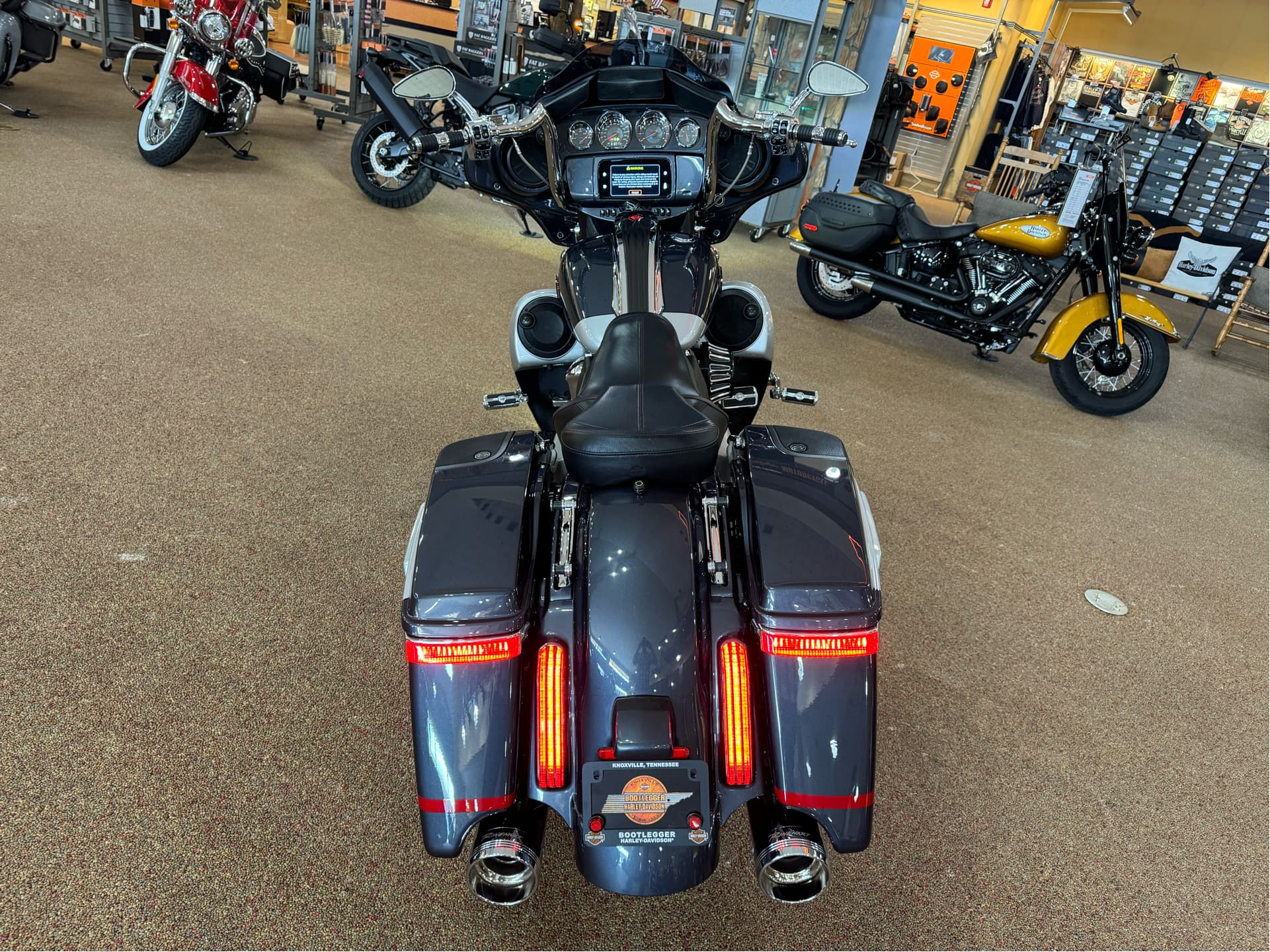 2019 Harley-Davidson CVO™ Street Glide® - media 15