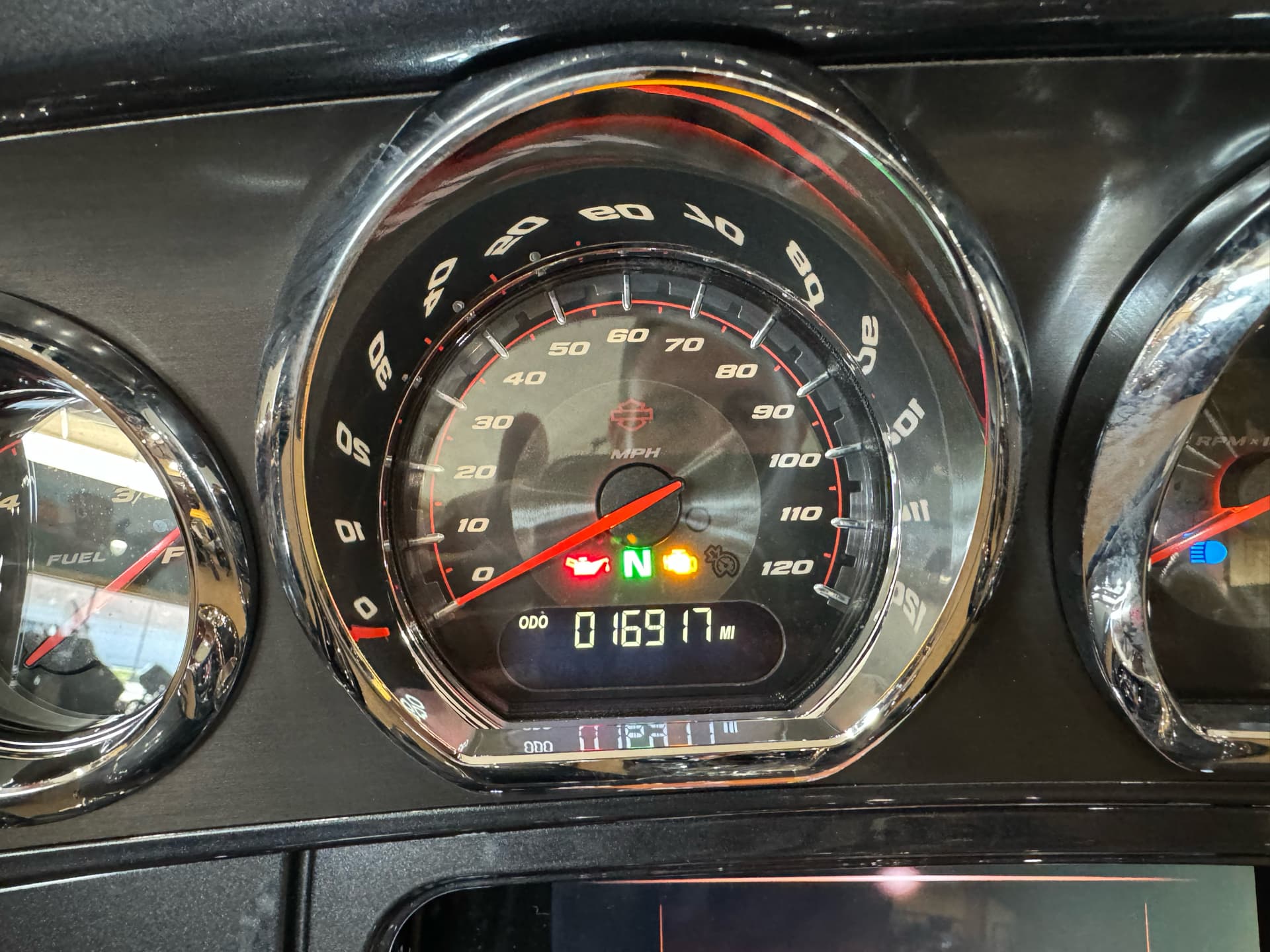 2019 Harley-Davidson CVO™ Street Glide® - media 19