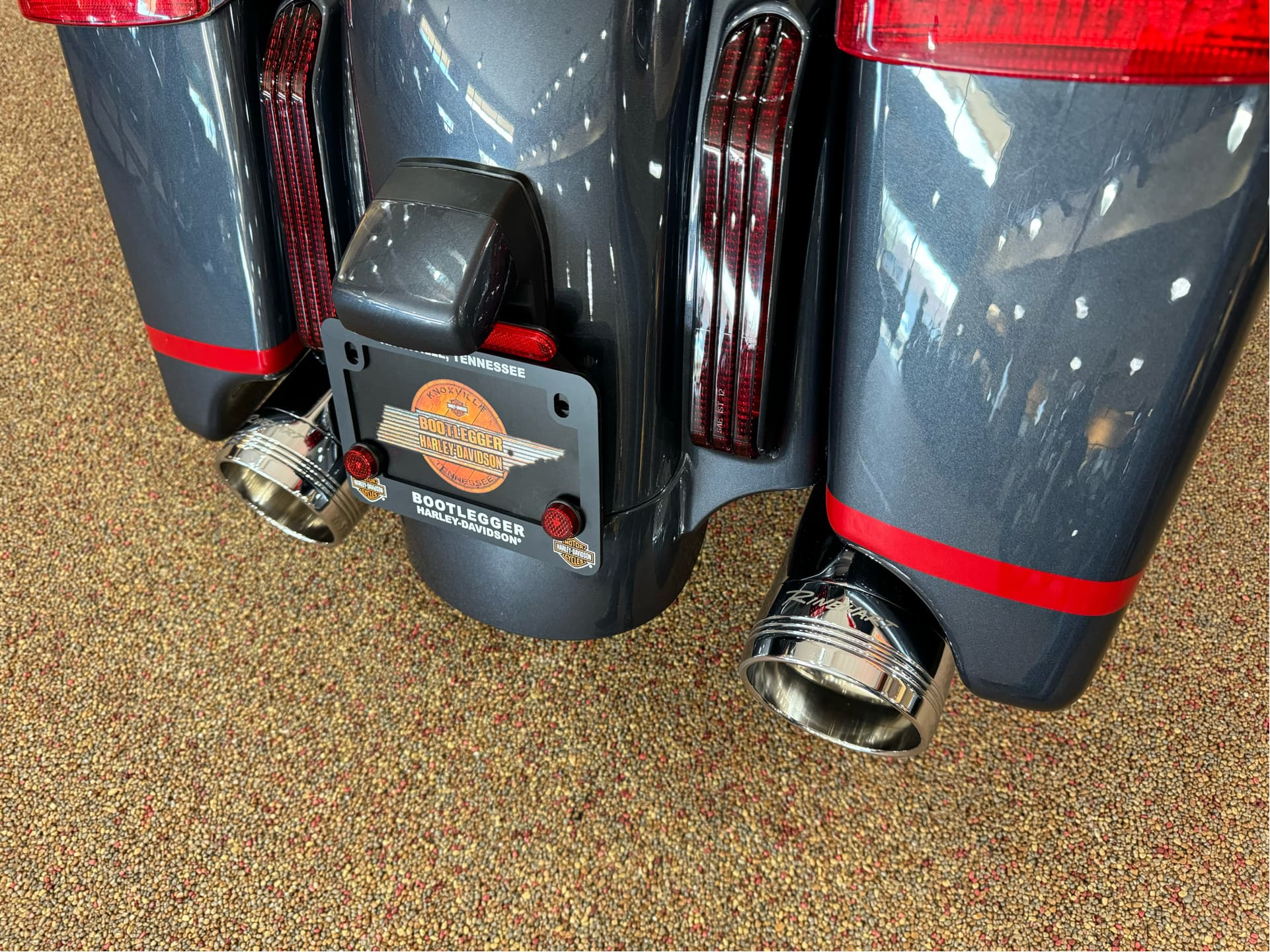 2019 Harley-Davidson CVO™ Street Glide® - media 25