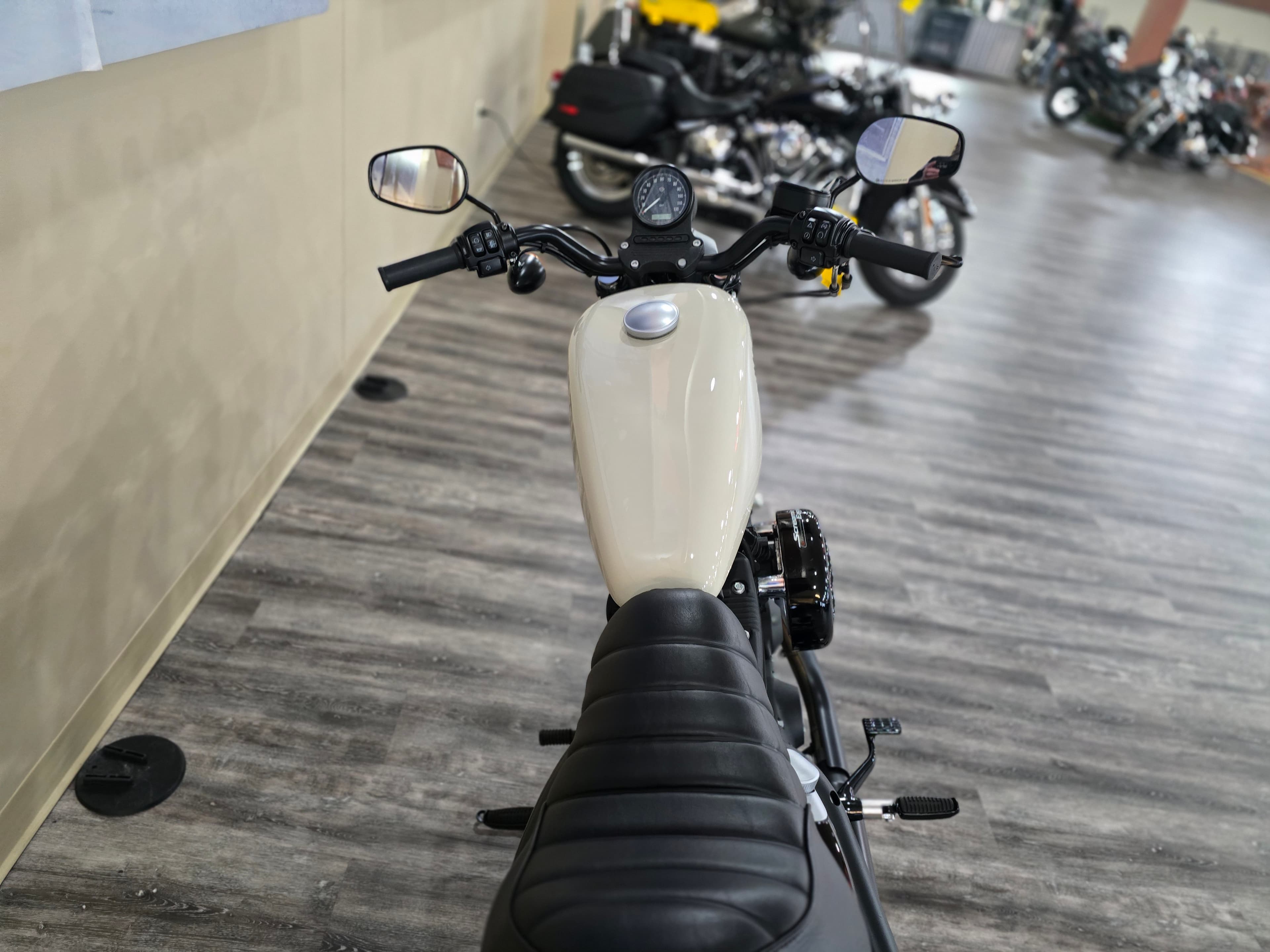 2022 Harley-Davidson Iron 883™ - media 8