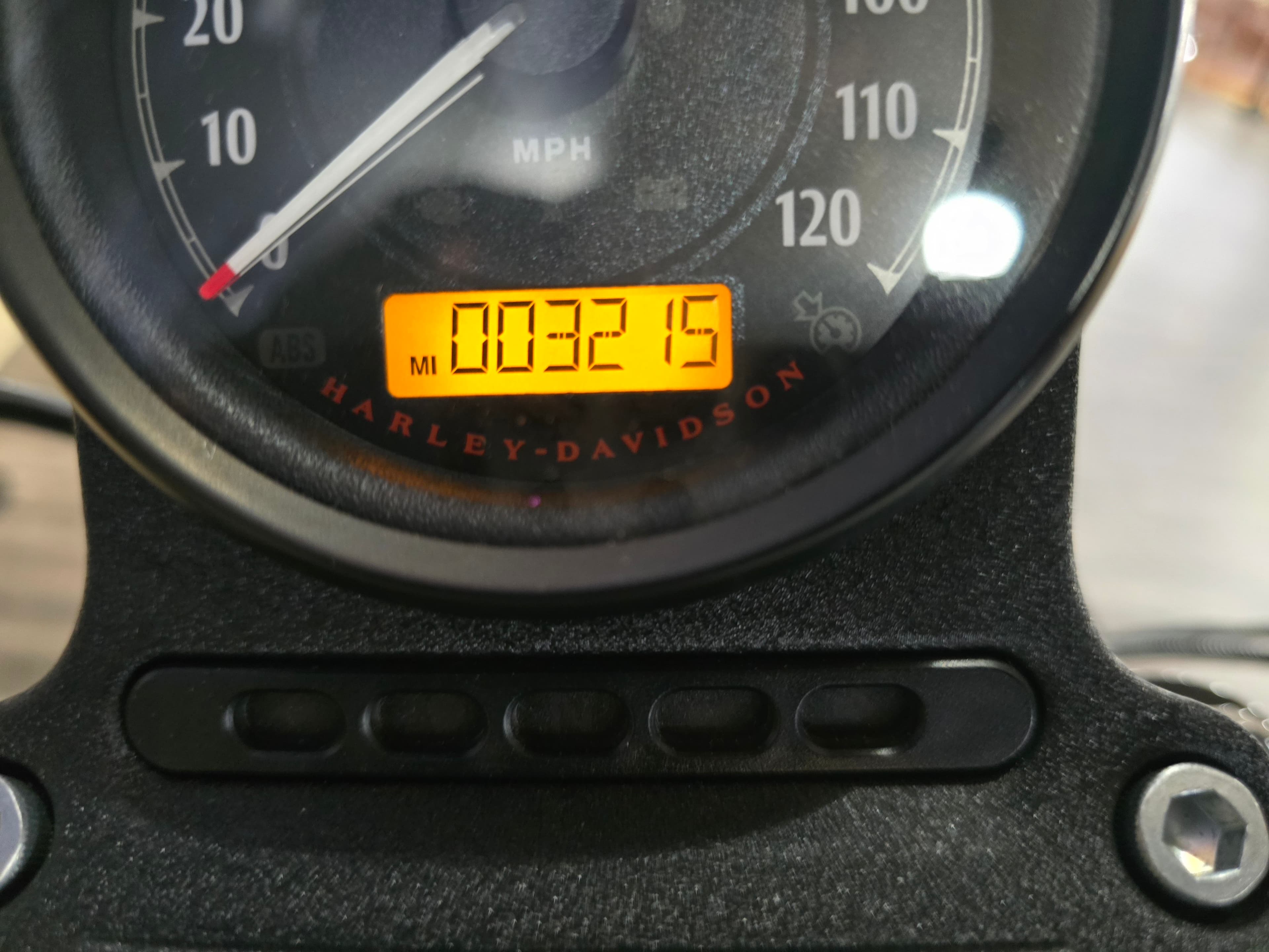 2022 Harley-Davidson Iron 883™ - media 9