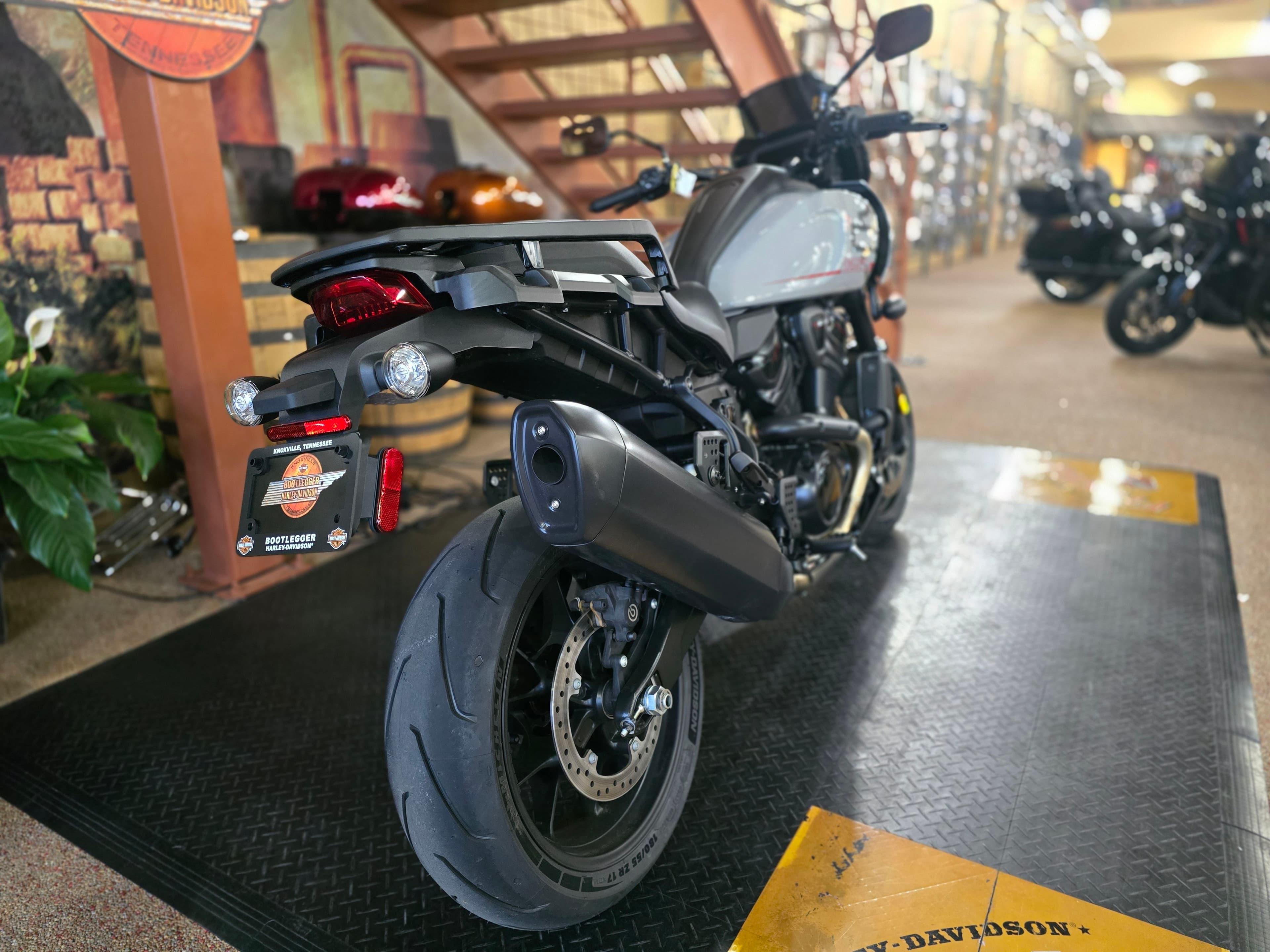 2025 Harley-Davidson Pan America® 1250 ST - media 6