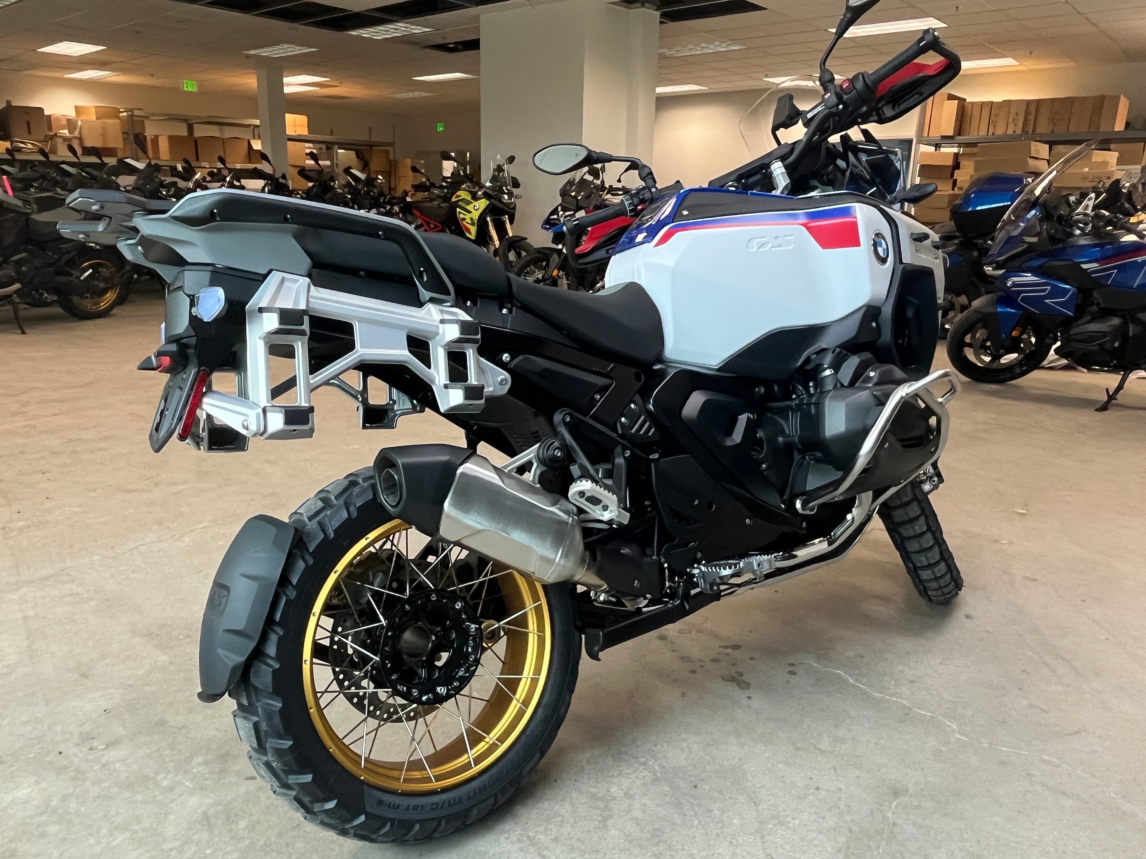 2026 BMW R 1300 GS Adventure - media 3