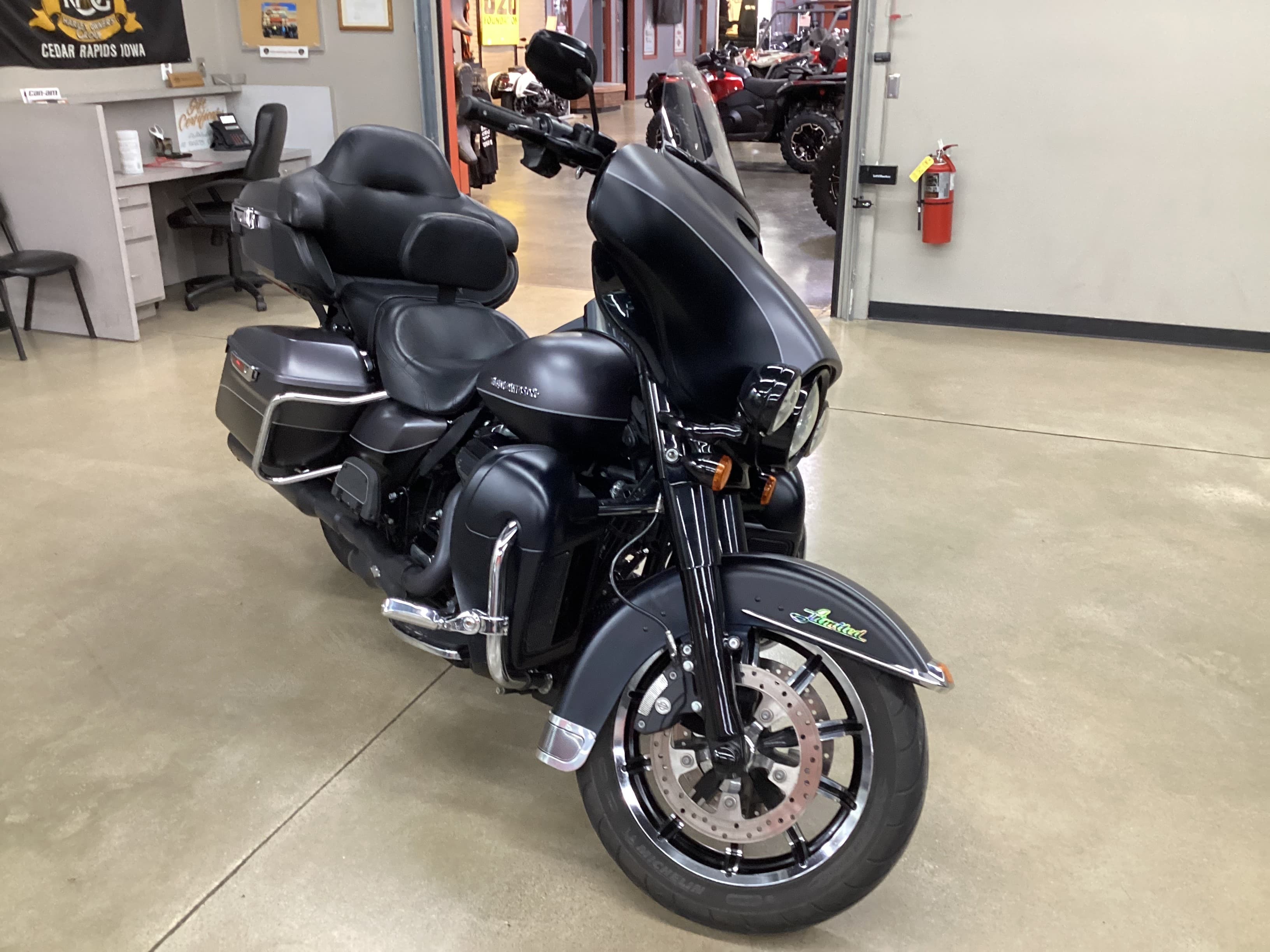 2017 Harley-Davidson Ultra Limited - media 2