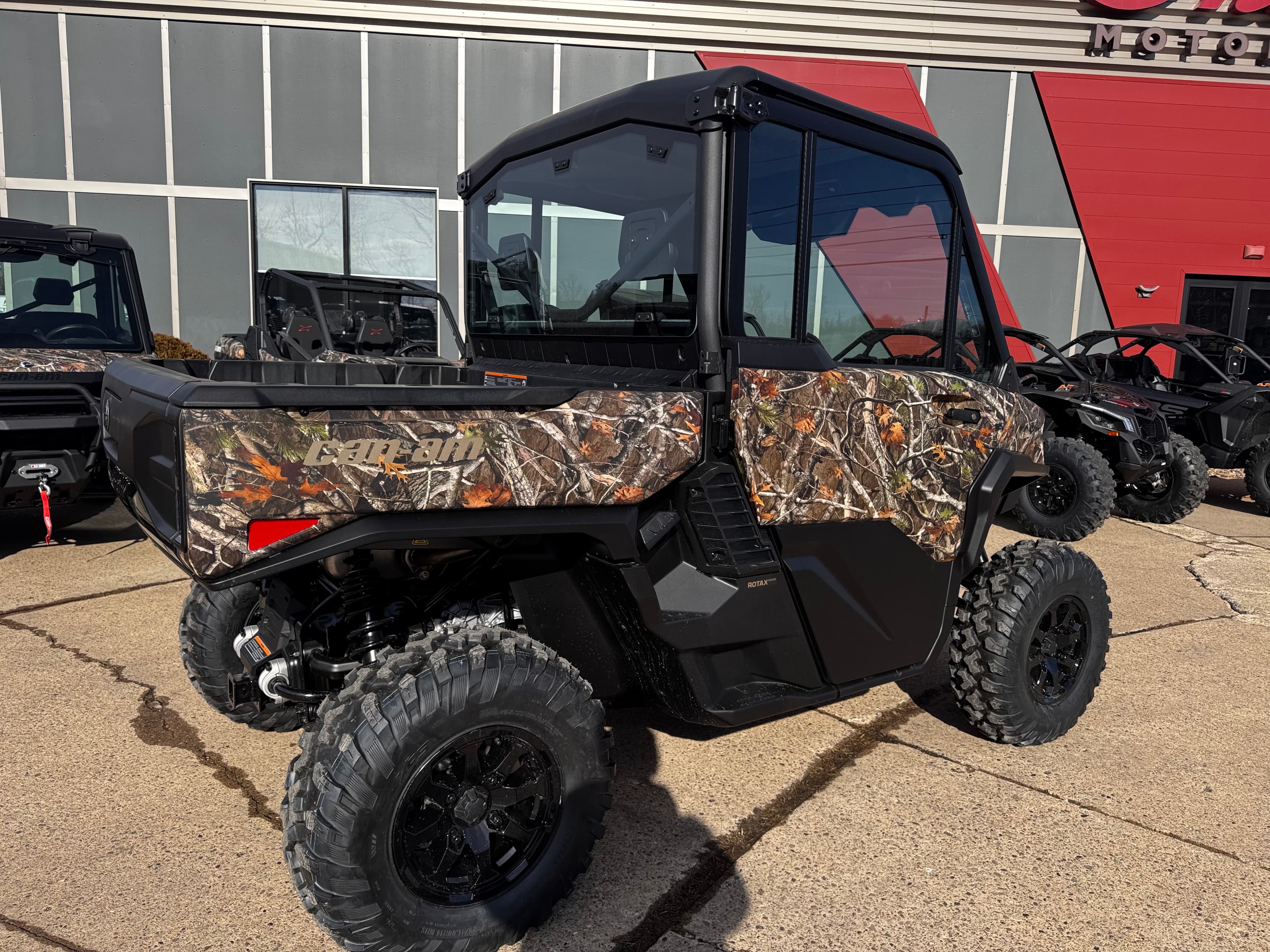 2026 Can-Am Defender XT CAB HD11 with 10.25 in. touchscreen display - media 8