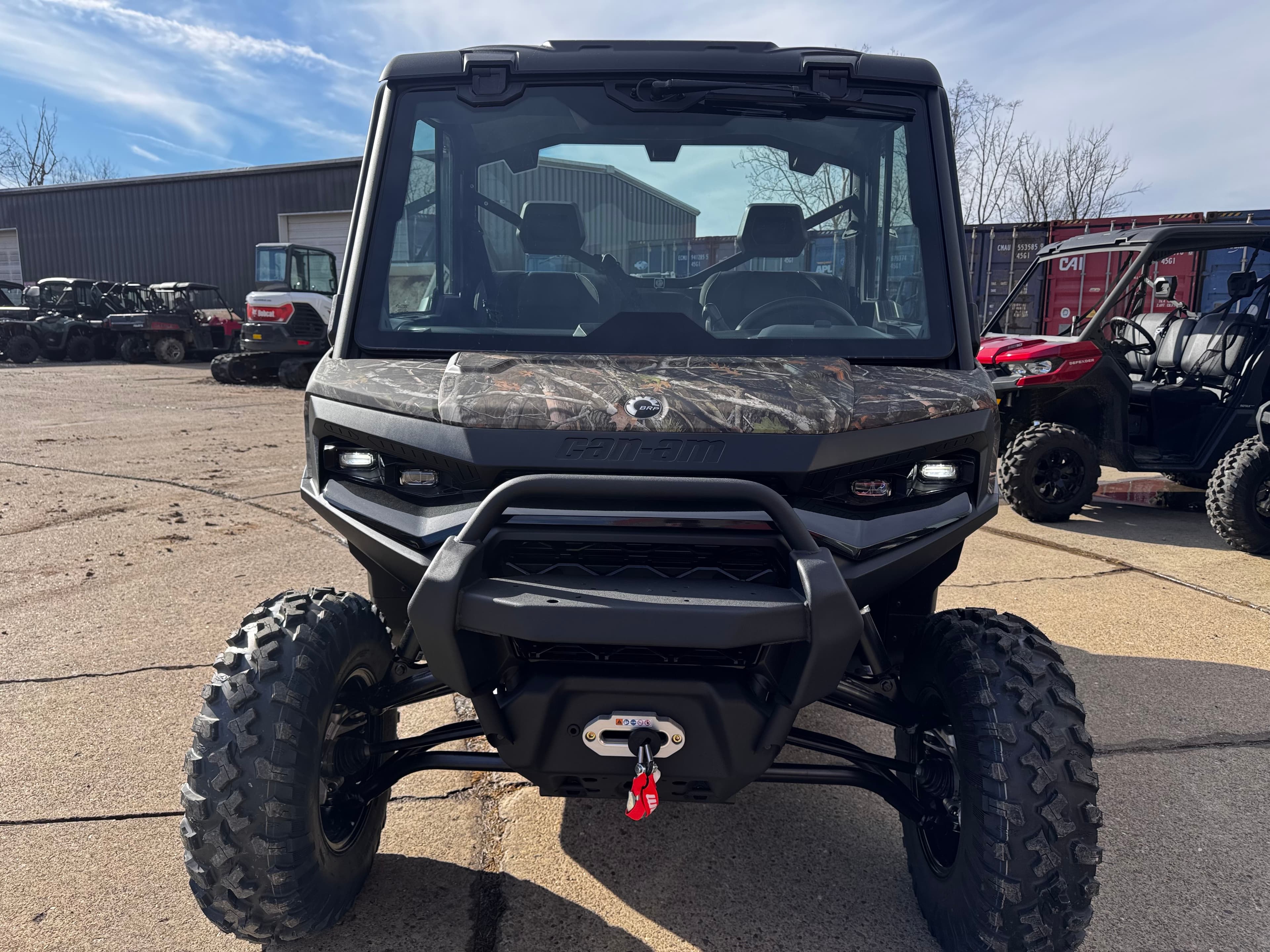 2026 Can-Am Defender XT CAB HD11 with 10.25 in. touchscreen display - media 2