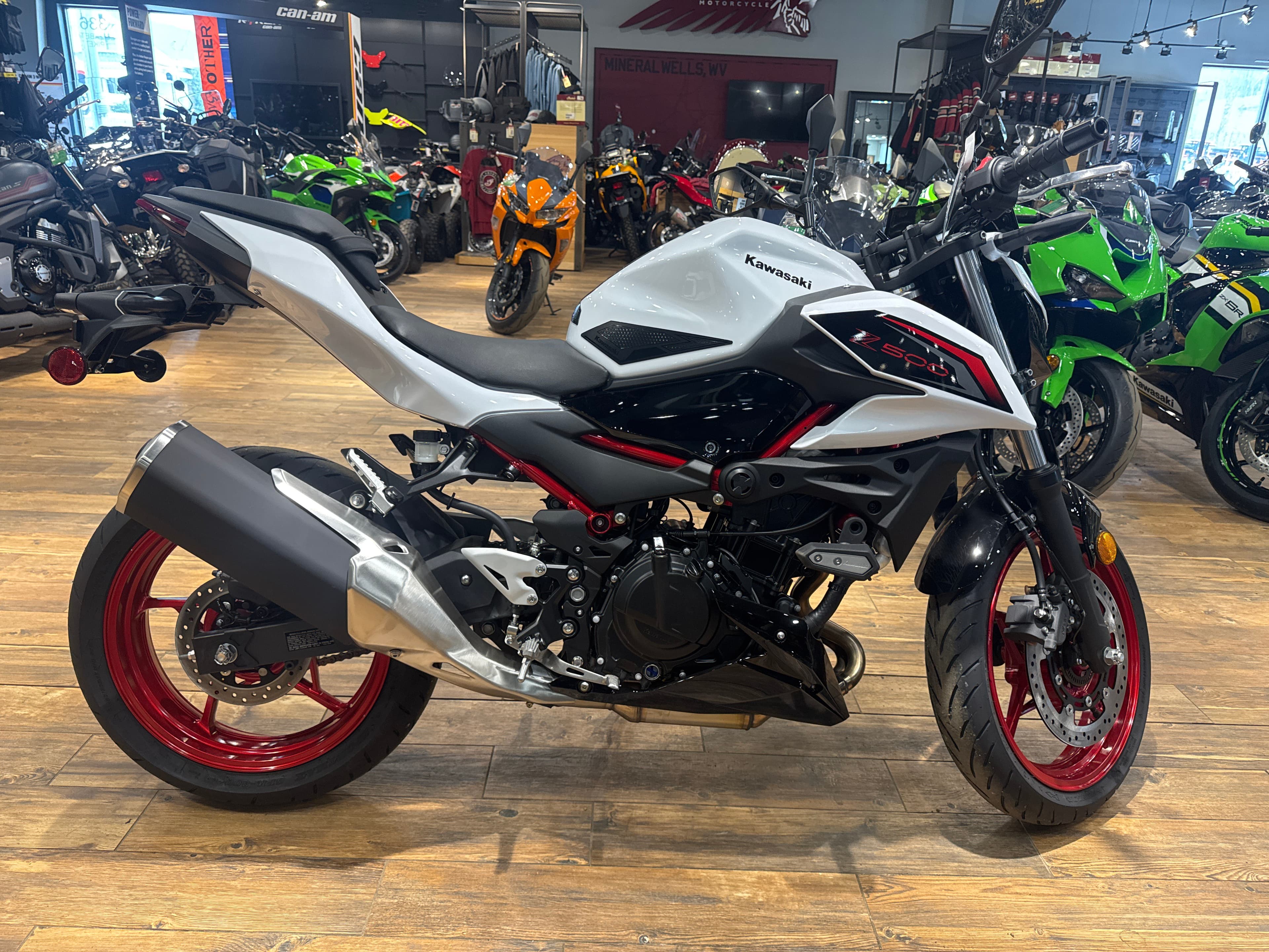 2026 Kawasaki Z500 SE ABS - media 5