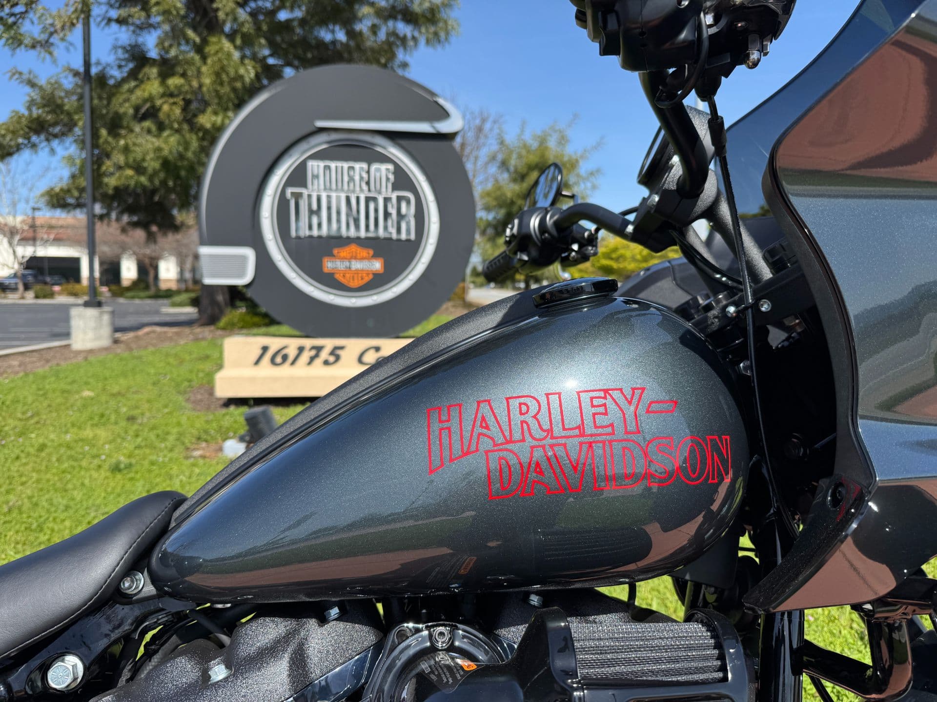 2025 Harley-Davidson Low Rider ST - media 2