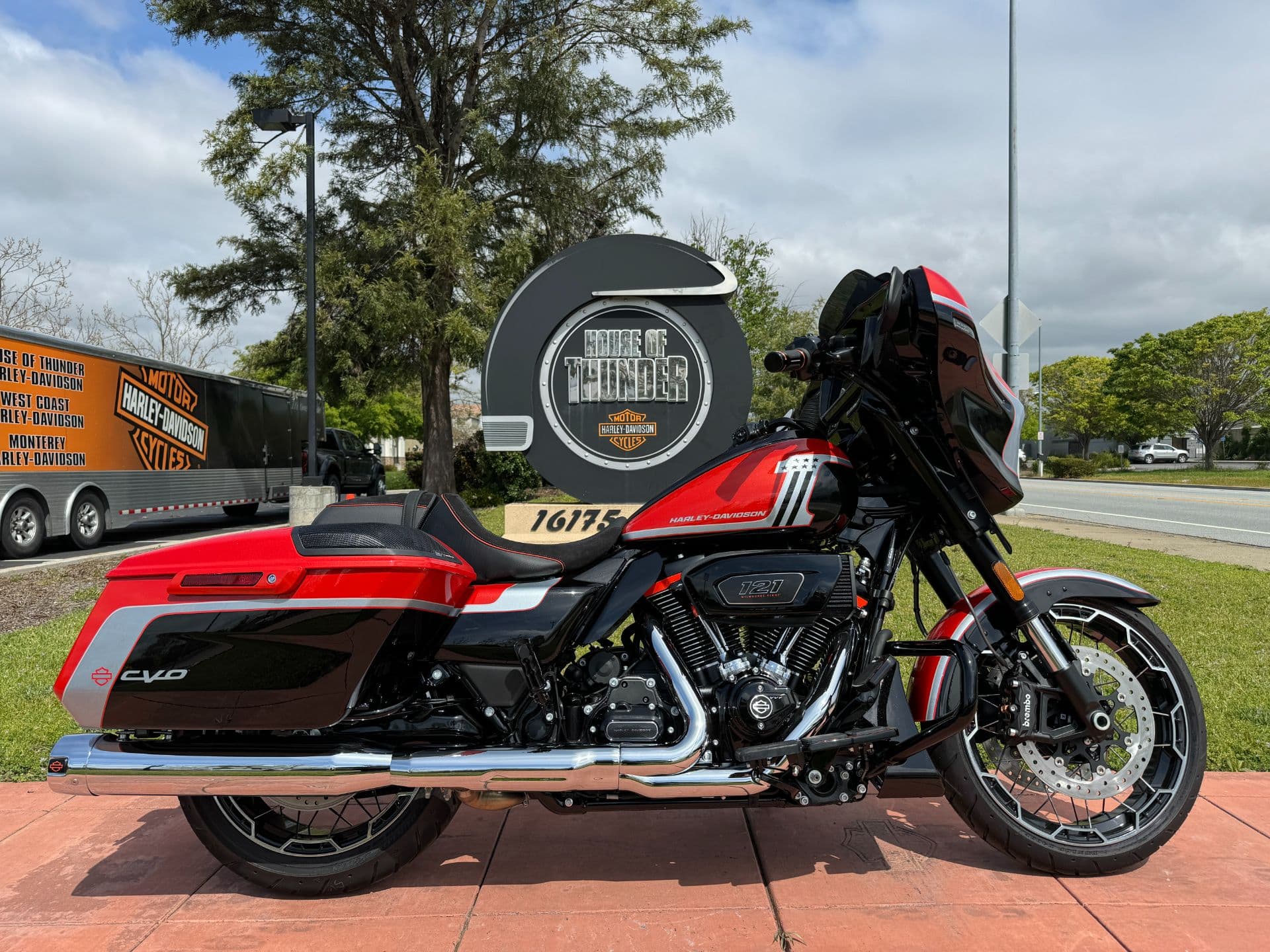 2024 Harley-Davidson CVO™ Street Glide®
