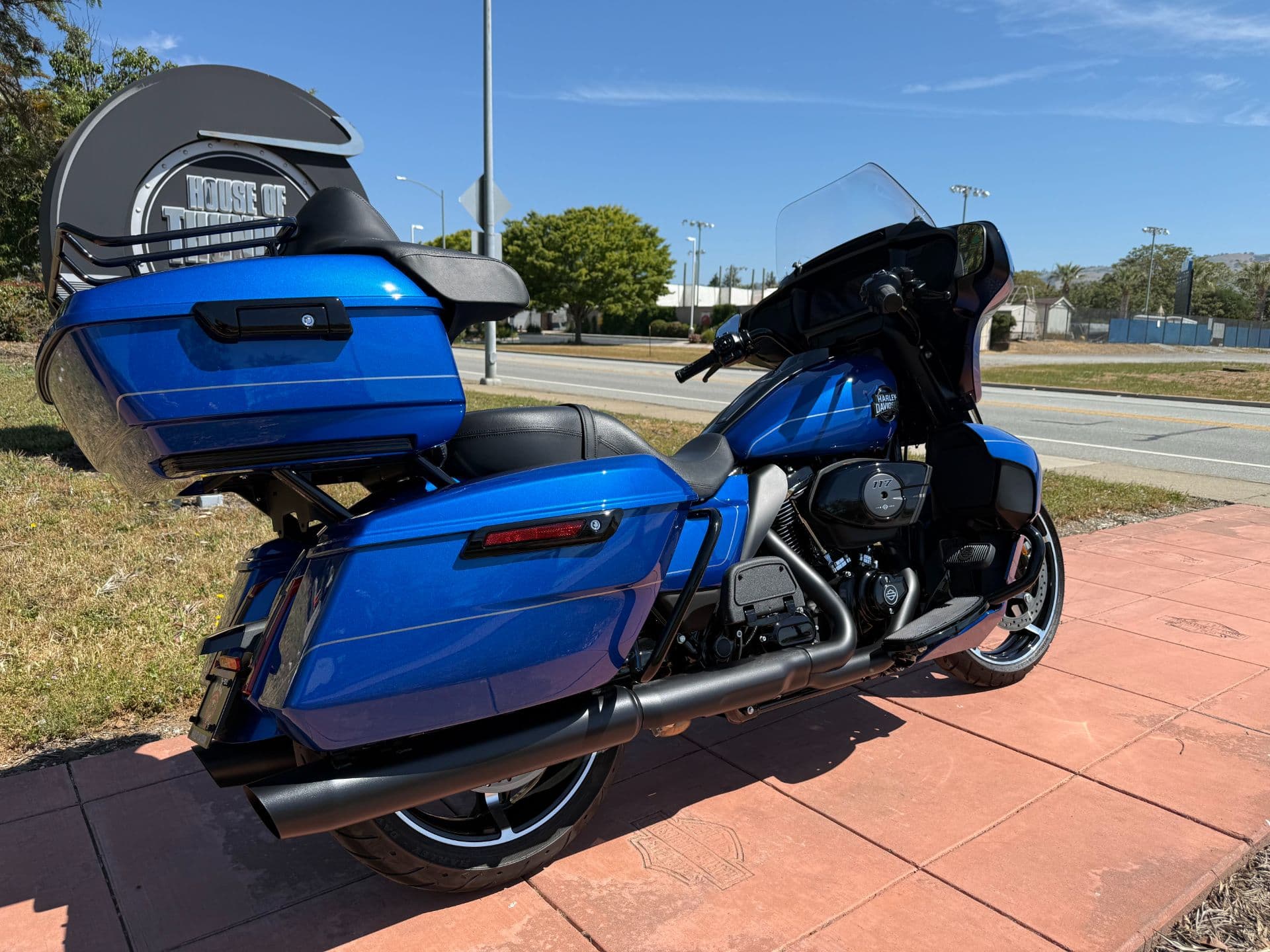 2025 Harley-Davidson Street Glide® Ultra - media 7