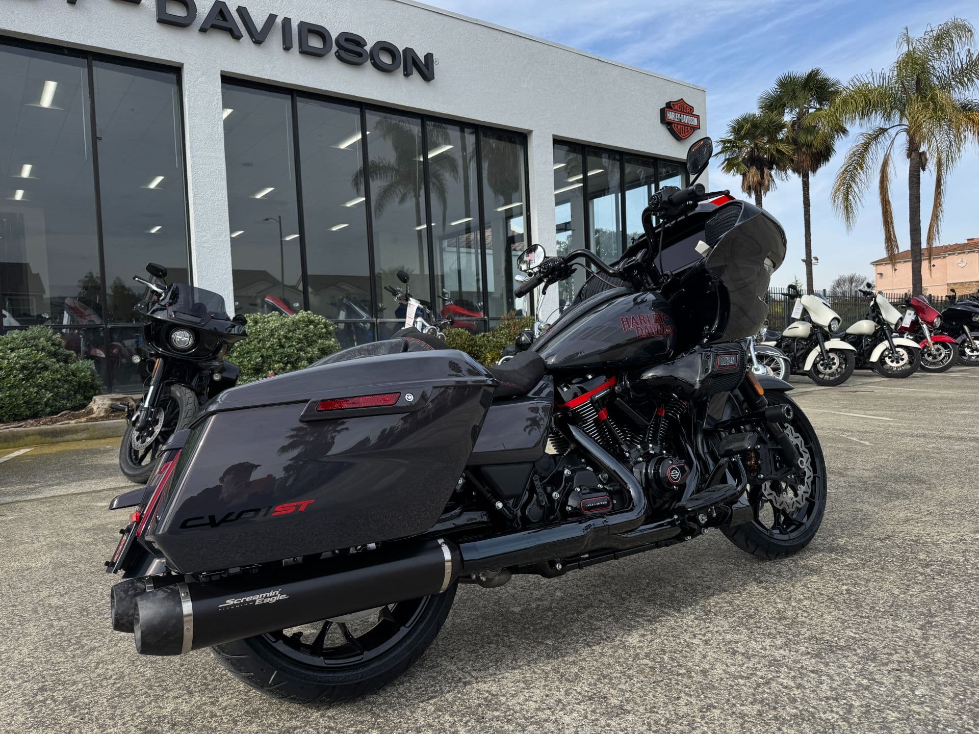 2026 Harley-Davidson CVO™ Road Glide® ST - media 6