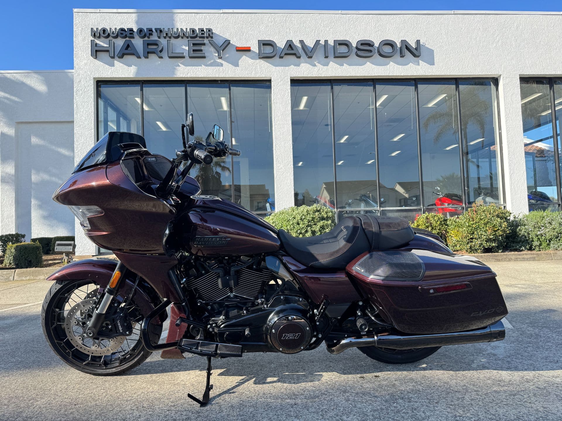 2024 Harley-Davidson CVO™ Road Glide® - media 10